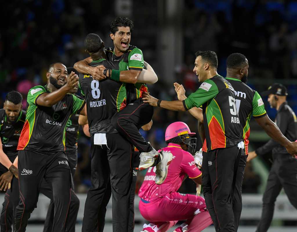 Holder comes clutch as Patriots live to breathe another day  