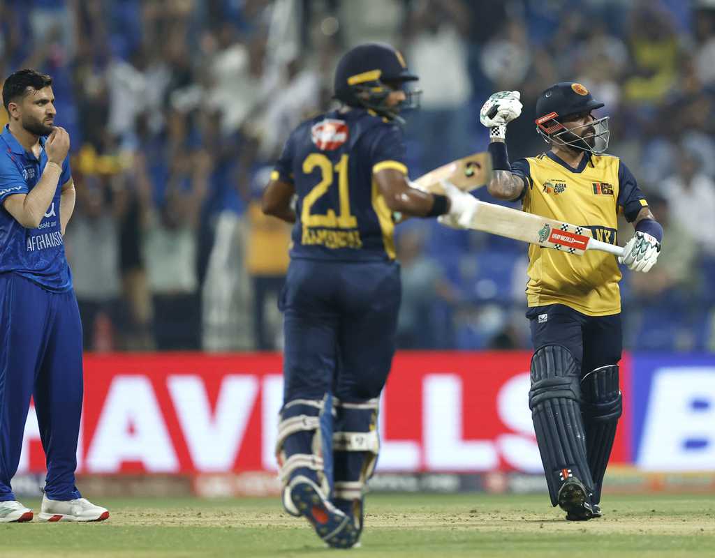 Mendis, Thushara power Sri Lanka into Super 4s  