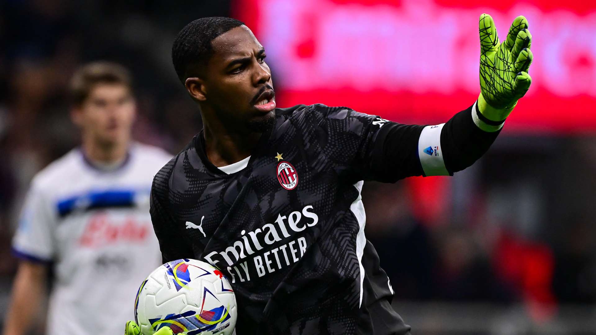 AC Milan suffer Maignan injury blow  