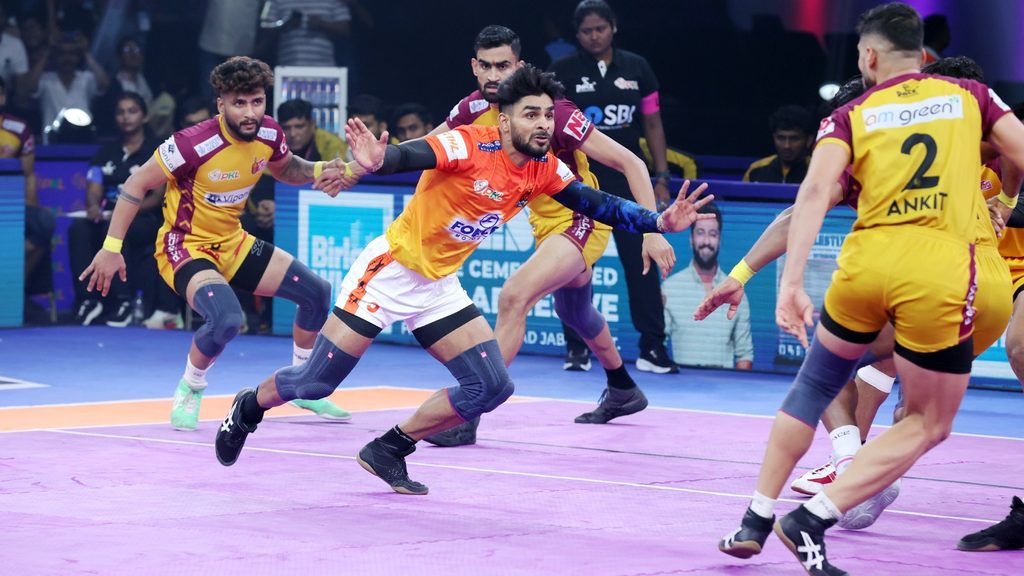 Puneri Paltan return to the top with win over Telugu Titans; Gaurav Khatri and Vishal Bharadwaj register High Fives Puneri Paltan return to the top with win over Telugu Titans; Gaurav Khatri and Vishal Bharadwaj register High Fives