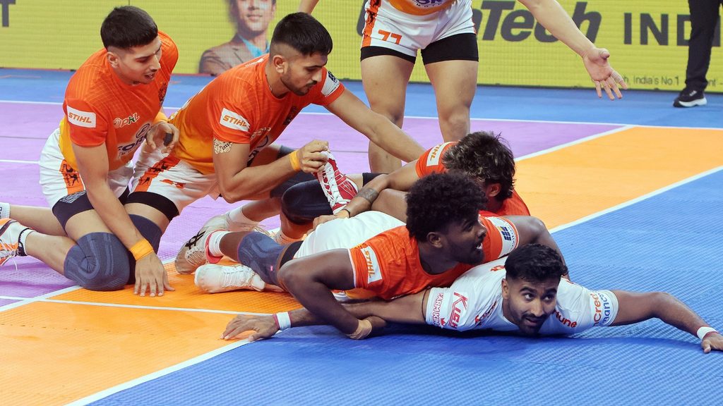 Commanding all-round performance guides Puneri Paltan to mammoth 22-point victory over Gujarat Giants  