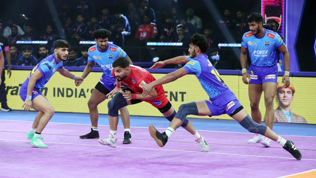 PKL Season 12 Match 73 Preview: Bengal Warriorz vs Dabang Delhi K.C. – Dhaakad Devank Faces Agent Ashu Malik  