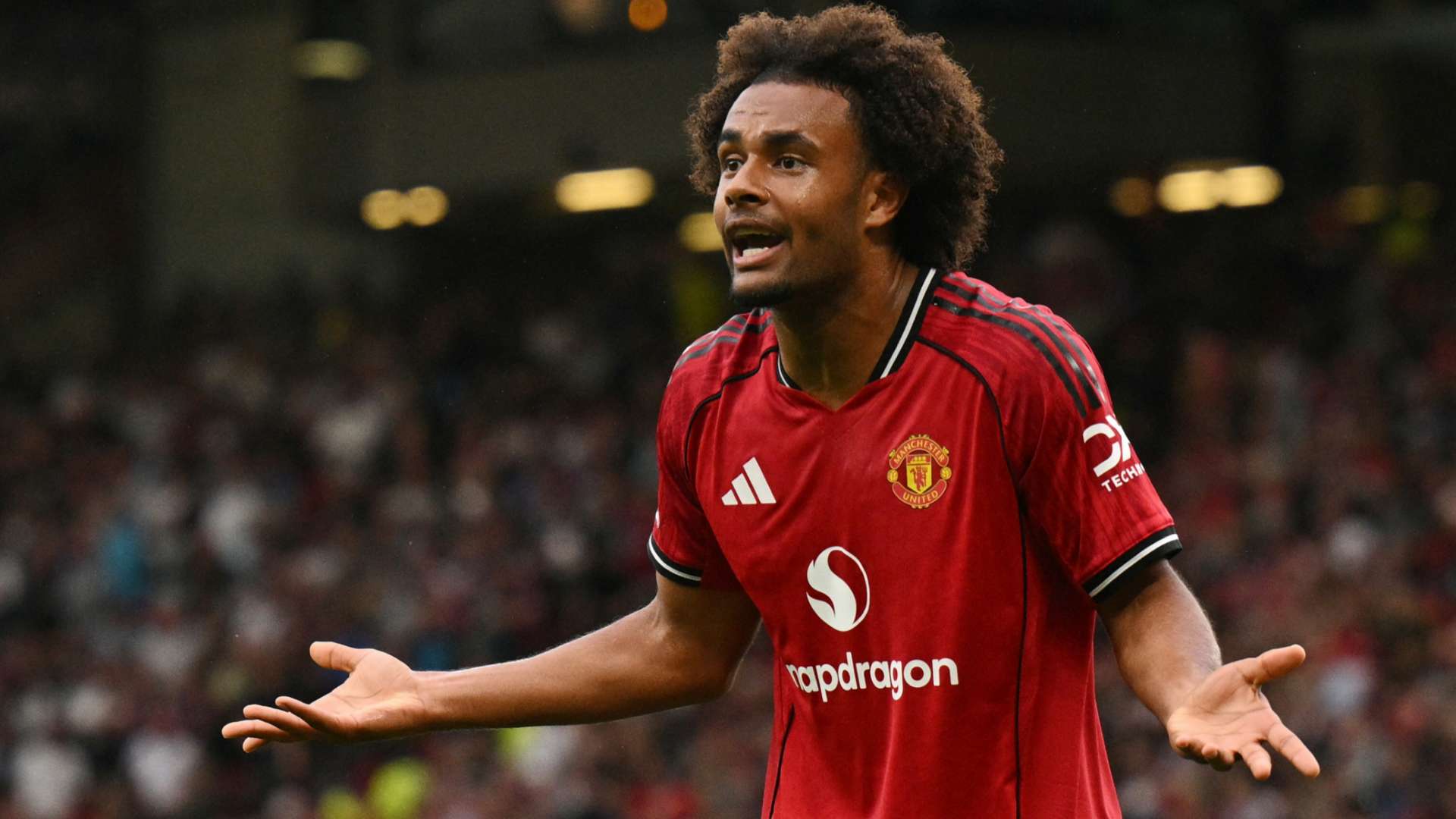 'Man Utd has become a cesspool' - Zirkzee’s agent blasted  