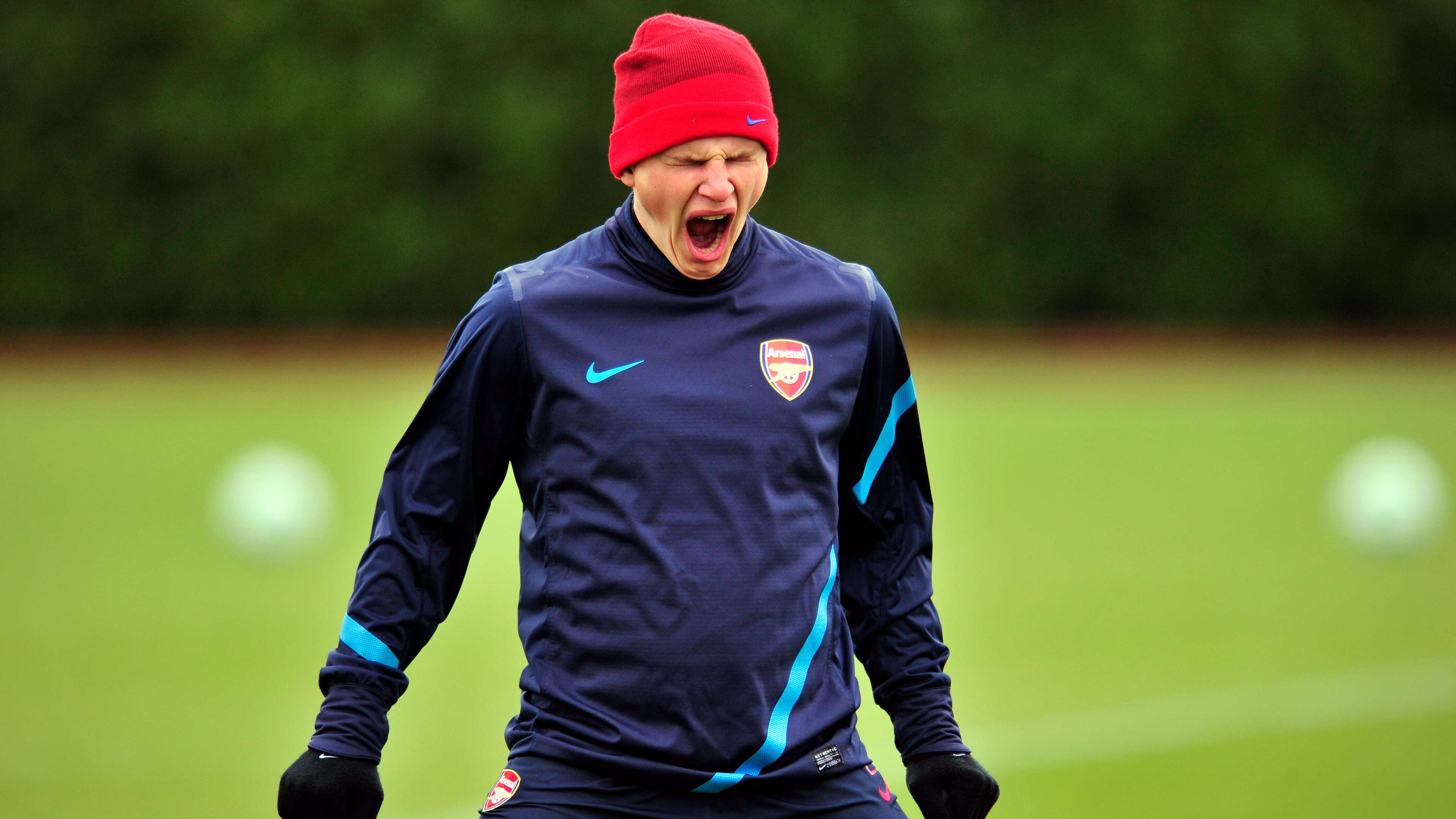 Arsenal cult hero wears Barcelona shirt to Real Madrid store   Arsenal cult hero wears Barcelona shirt to Real Madrid store