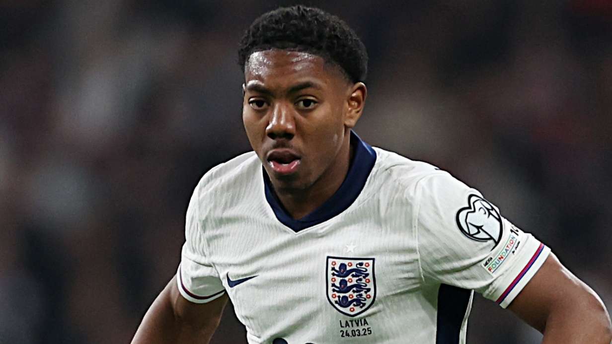 Lewis-Skelly warned by Tuchel over England spot  