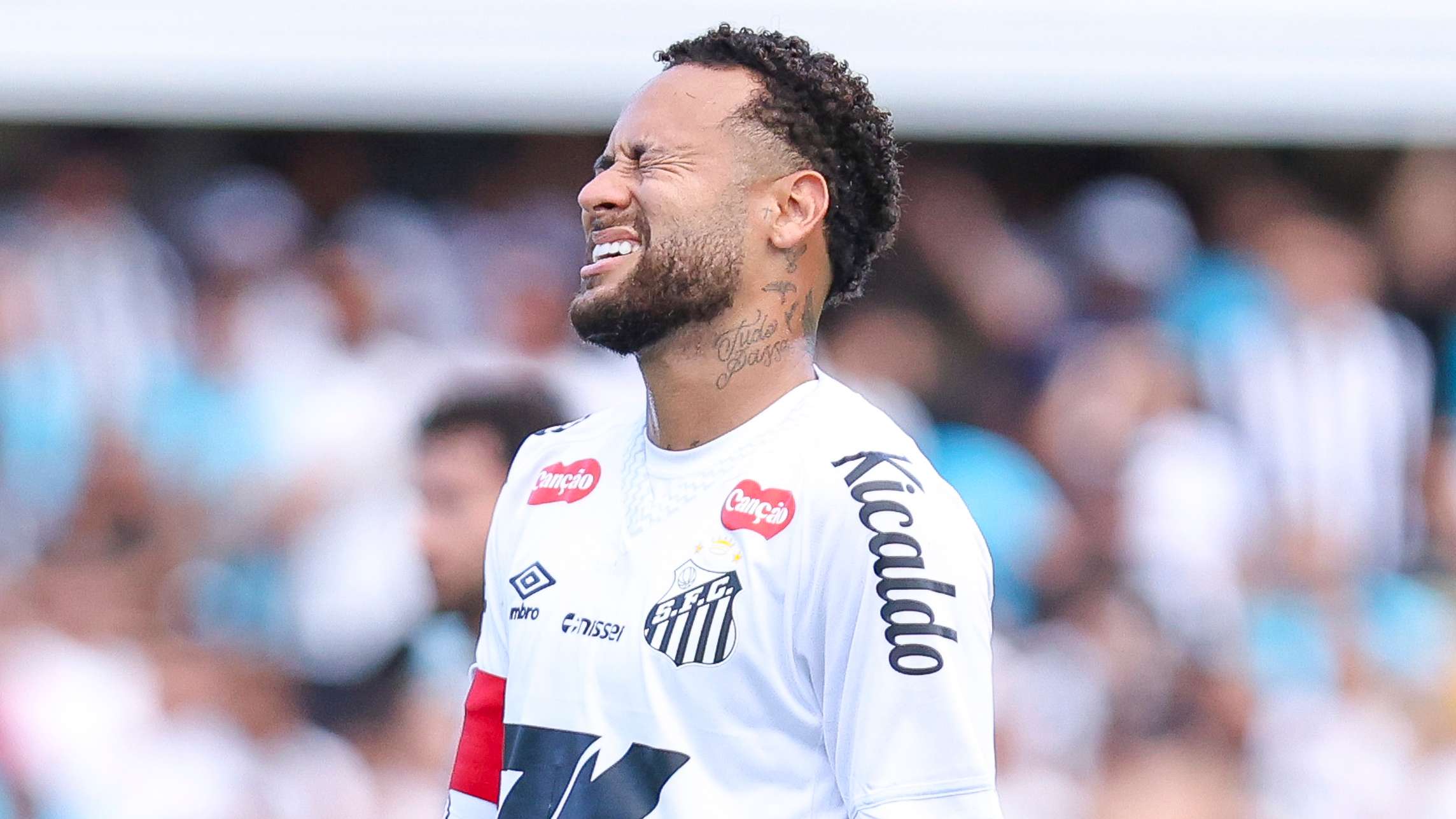 Santos put Neymar contract talks on hold amid concerns  