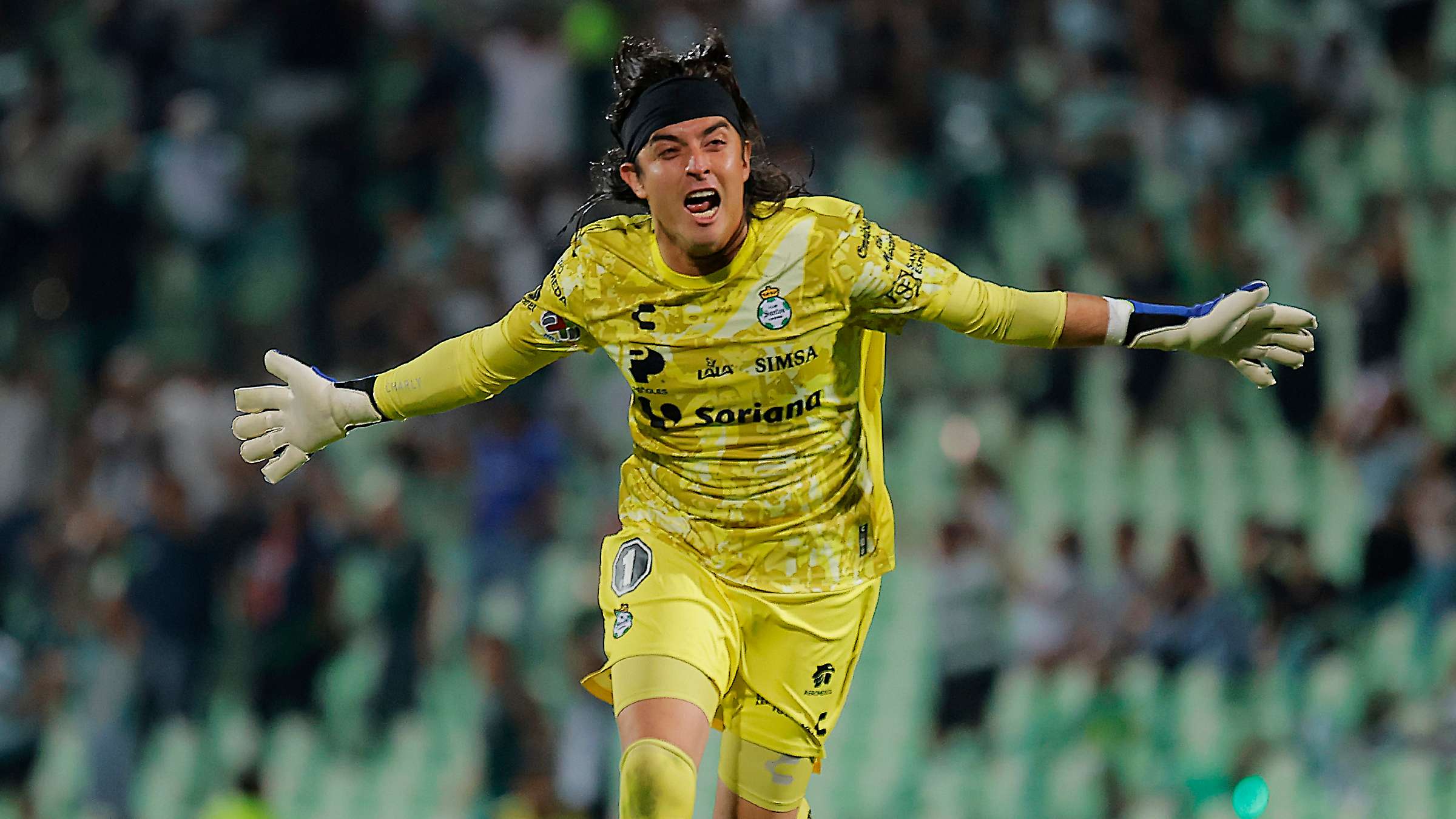 Acevedo intensifies competition for Mexico's goalkeeper spot  