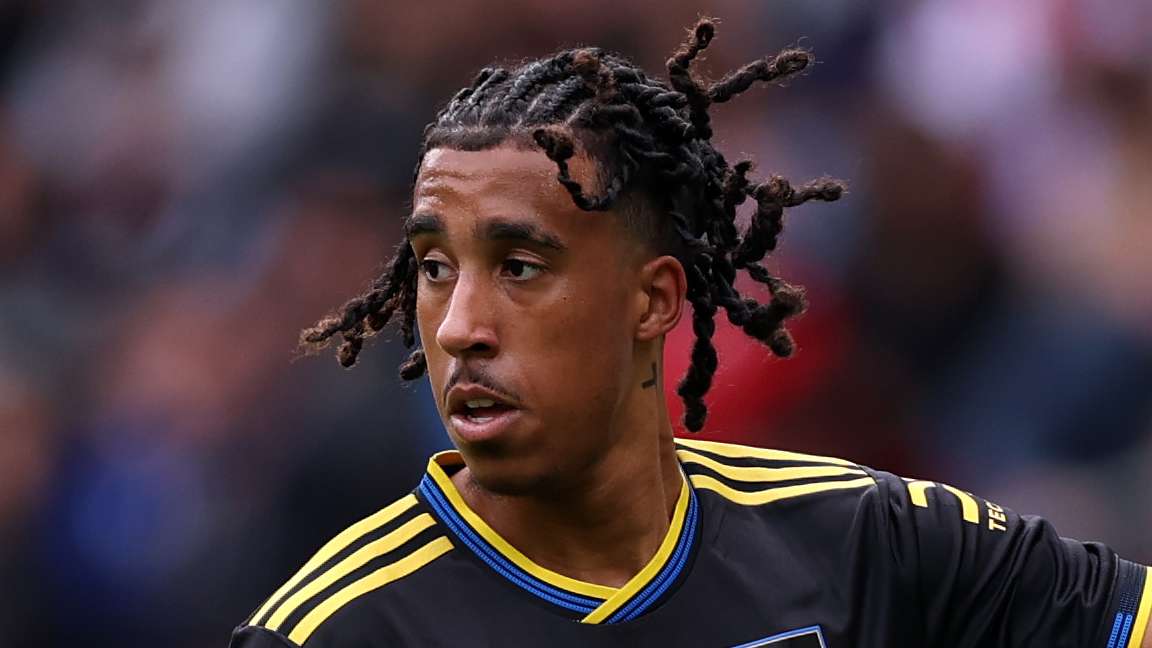 Yoro makes surprise flying return to former club  