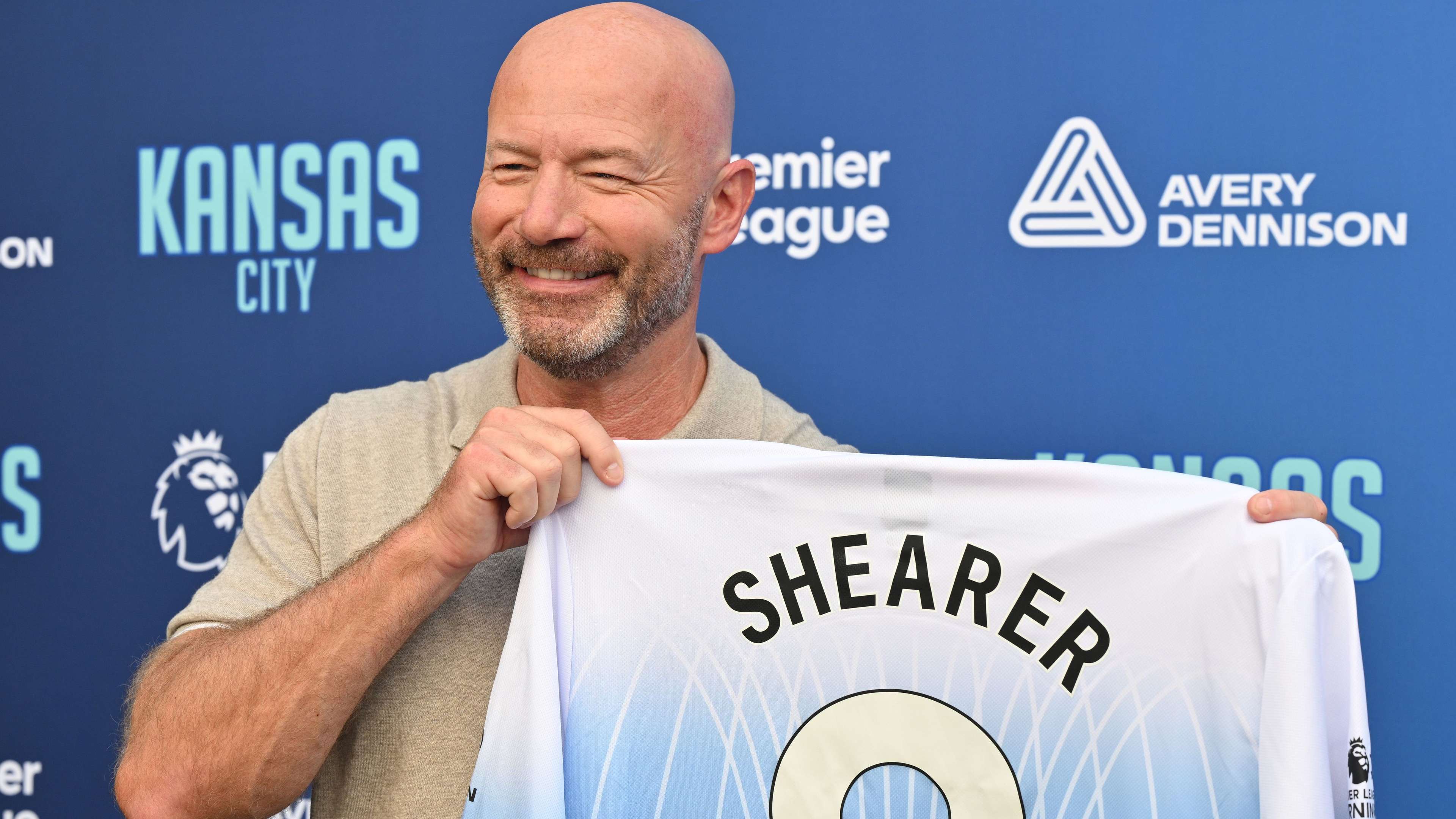 Guess who! One Man Utd player makes it into Shearer’s combined XI with Liverpool  