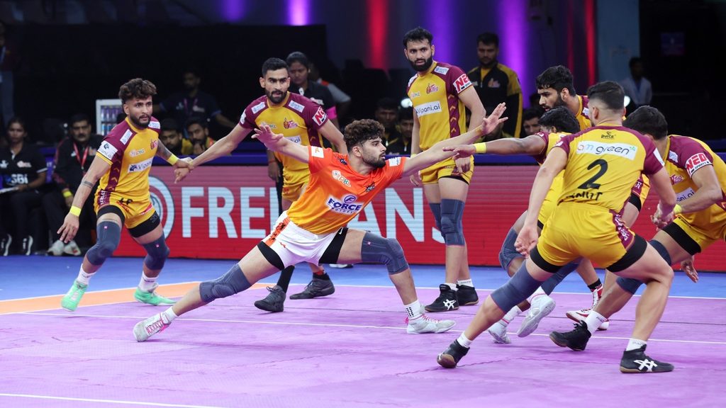 PKL Season 12 Match 95 Preview: Telugu Titans vs Puneri Paltan – Can Vijay-Bharat Duo Breach the Mighty Paltan Defence?  