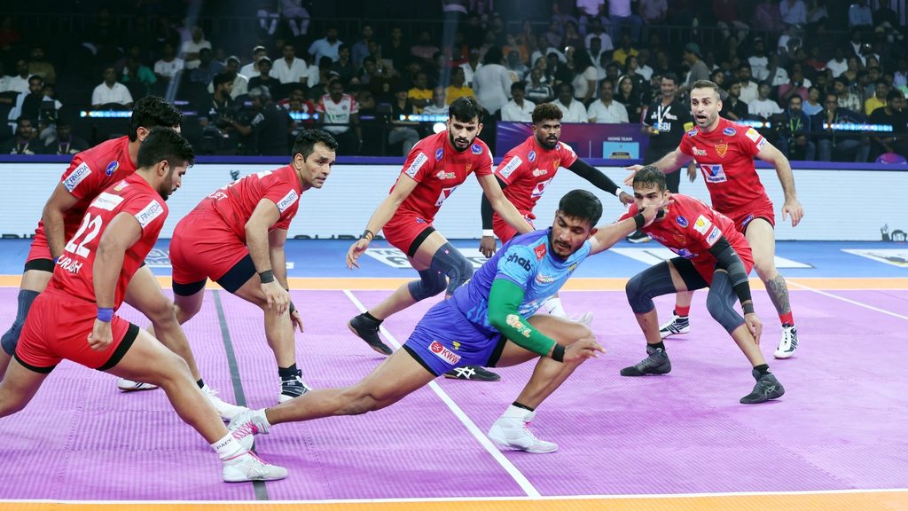 Devank and Ashish deliver under pressure as Bengal Warriorz edge past table toppers Dabang Delhi; move to 9th position  