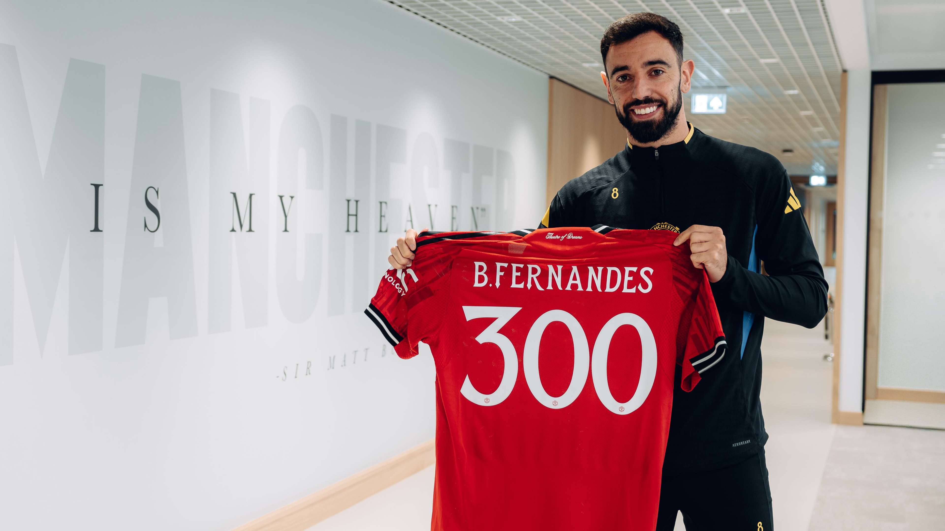 Fernandes hits landmark as captain joins Man Utd's 300 club   Fernandes hits landmark as captain joins Man Utd's 300 club