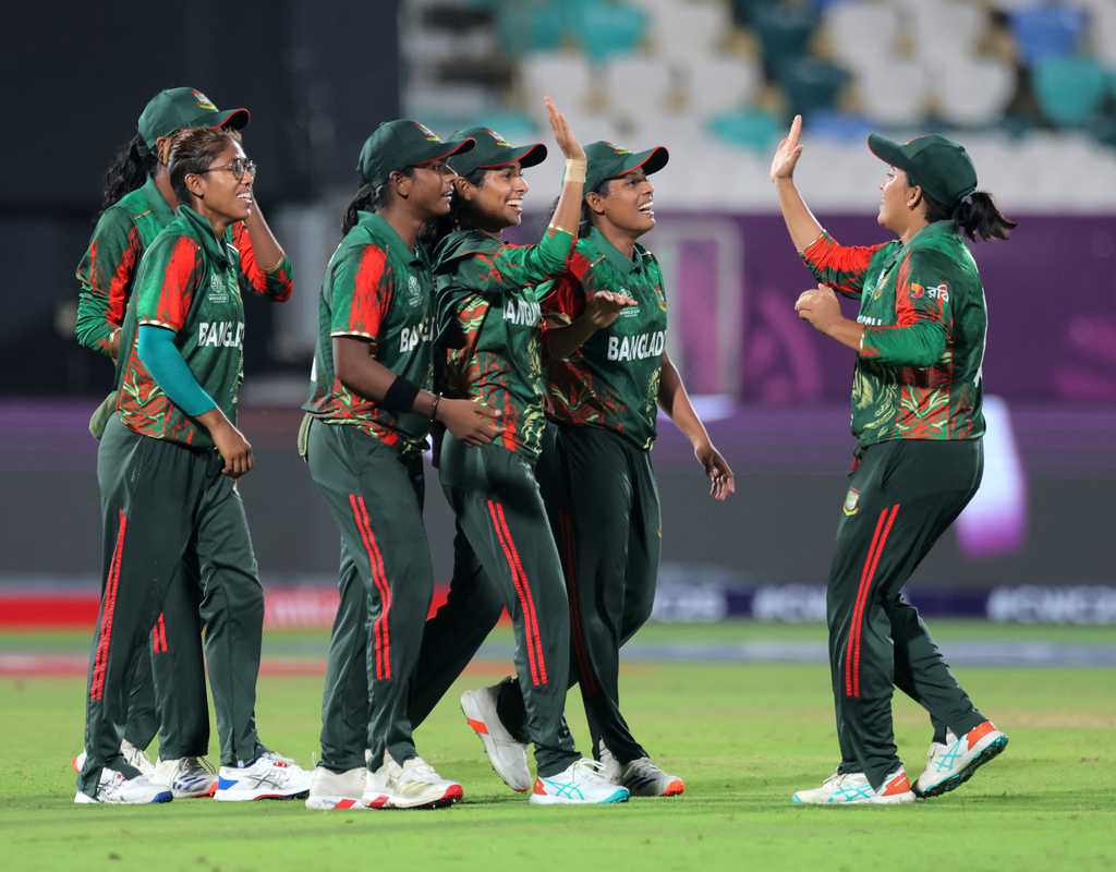 Bangladesh, Sri Lanka aim to stay in semifinal contention  