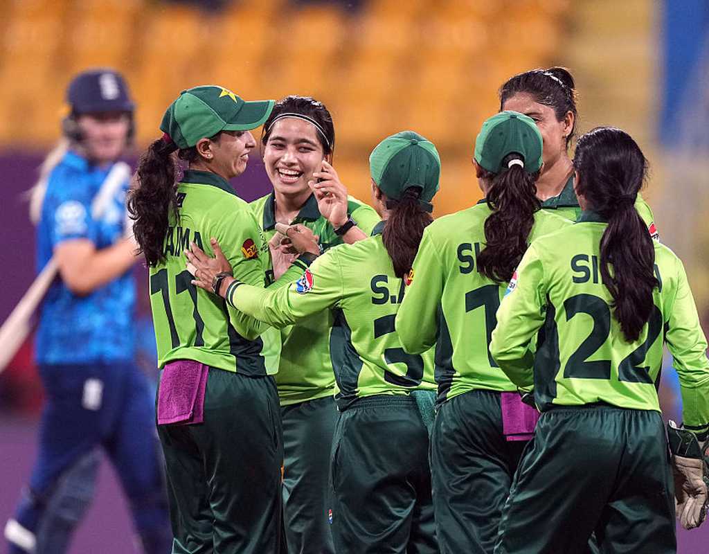 Rain mars Pakistan's hopes as points split amidst England's batting crumble  