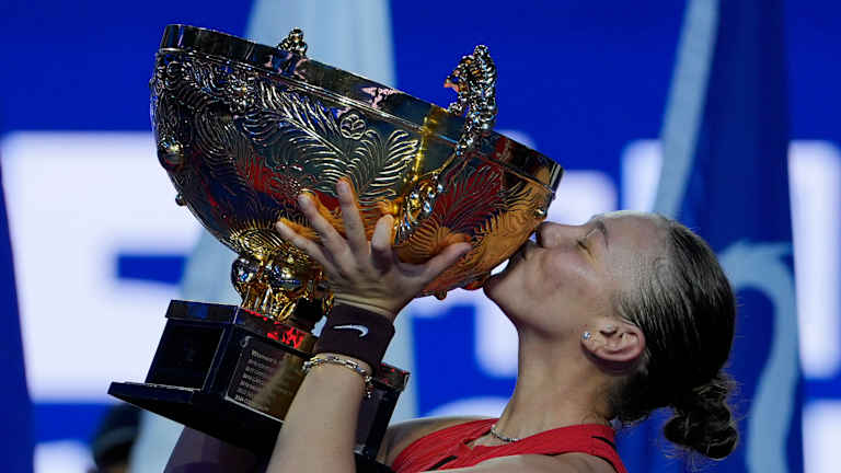 Jannik Sinner retires with cramps at Shanghai Masters against Tallon Griekspoor  