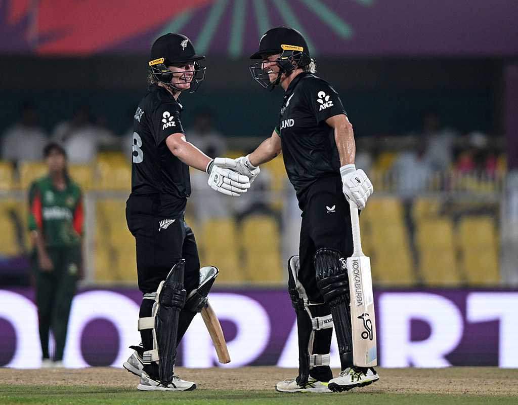 Halliday, Devine star as New Zealand get off the mark  