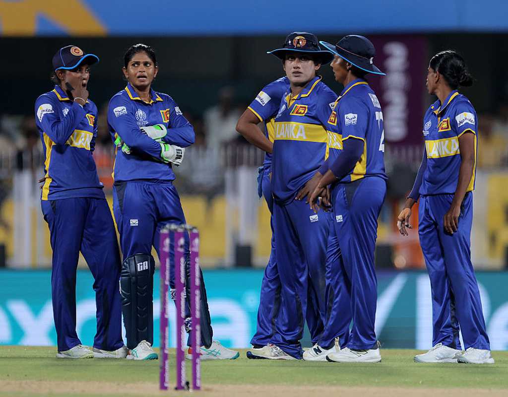 Sri Lanka up against history as mighty Aussies arrive in Colombo  