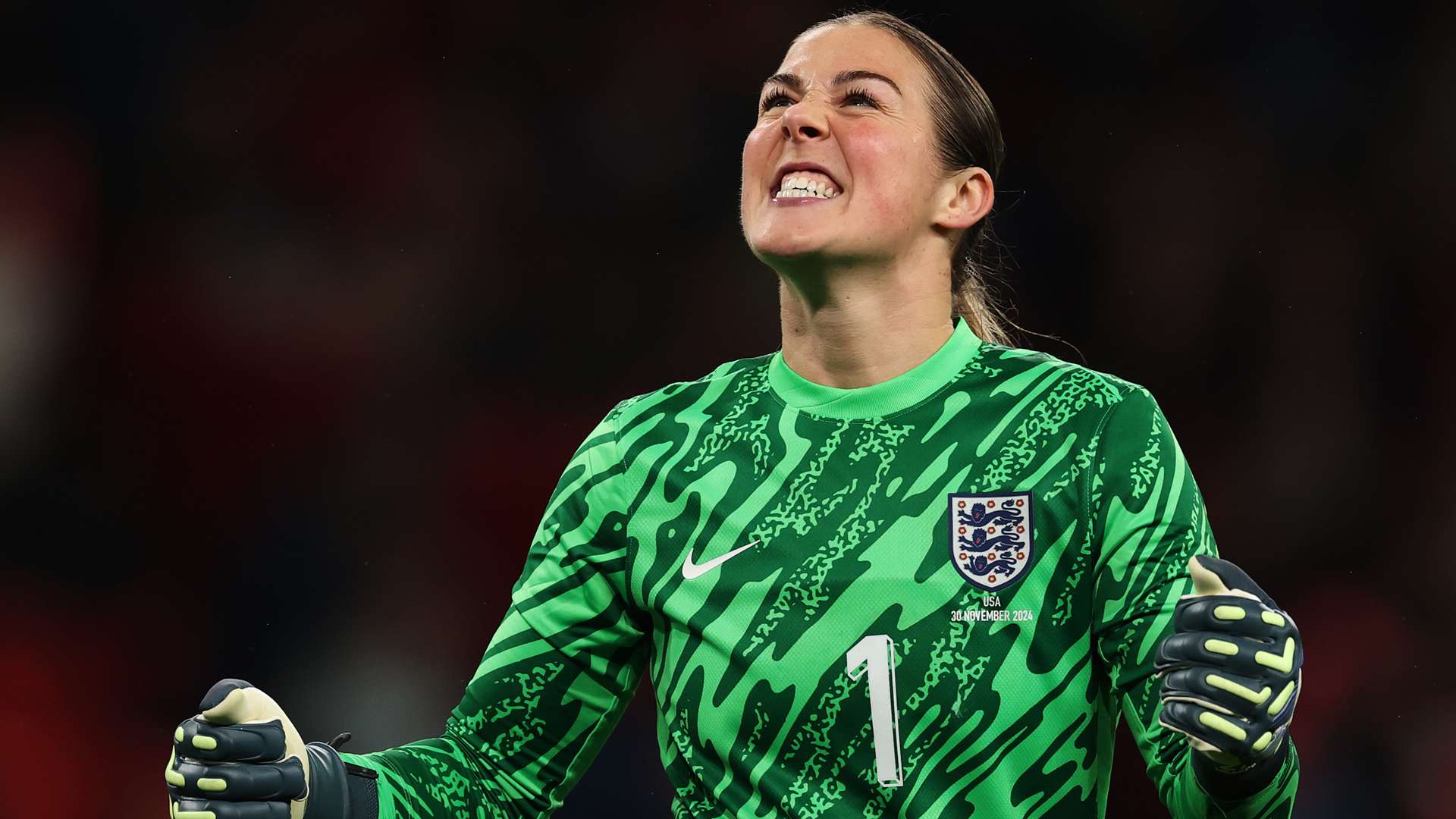 Aluko backs Earps after controversial Hampton comments  