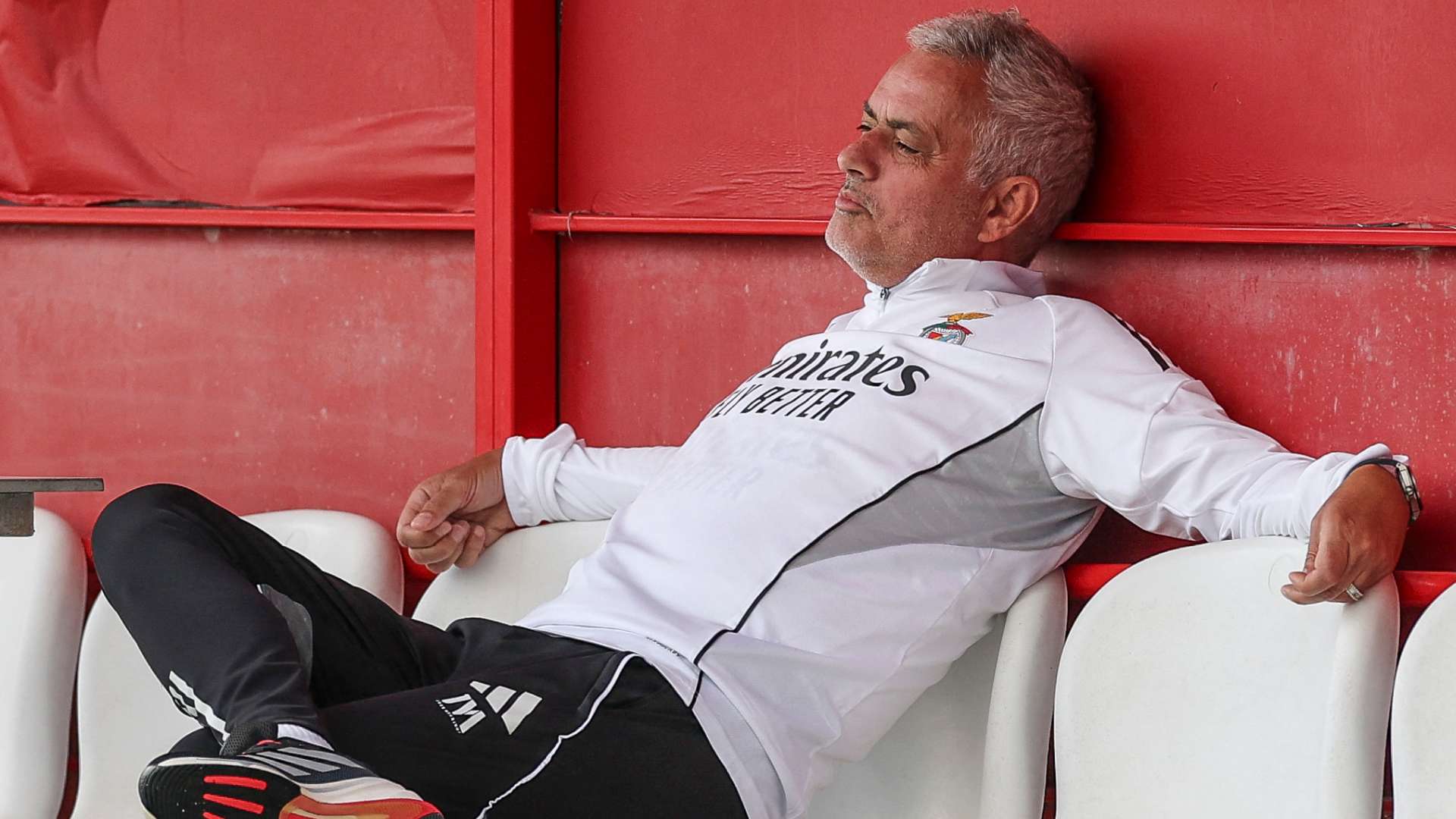 Sunrise to sunset! Mourinho 'sleeping at Benfica campus'  