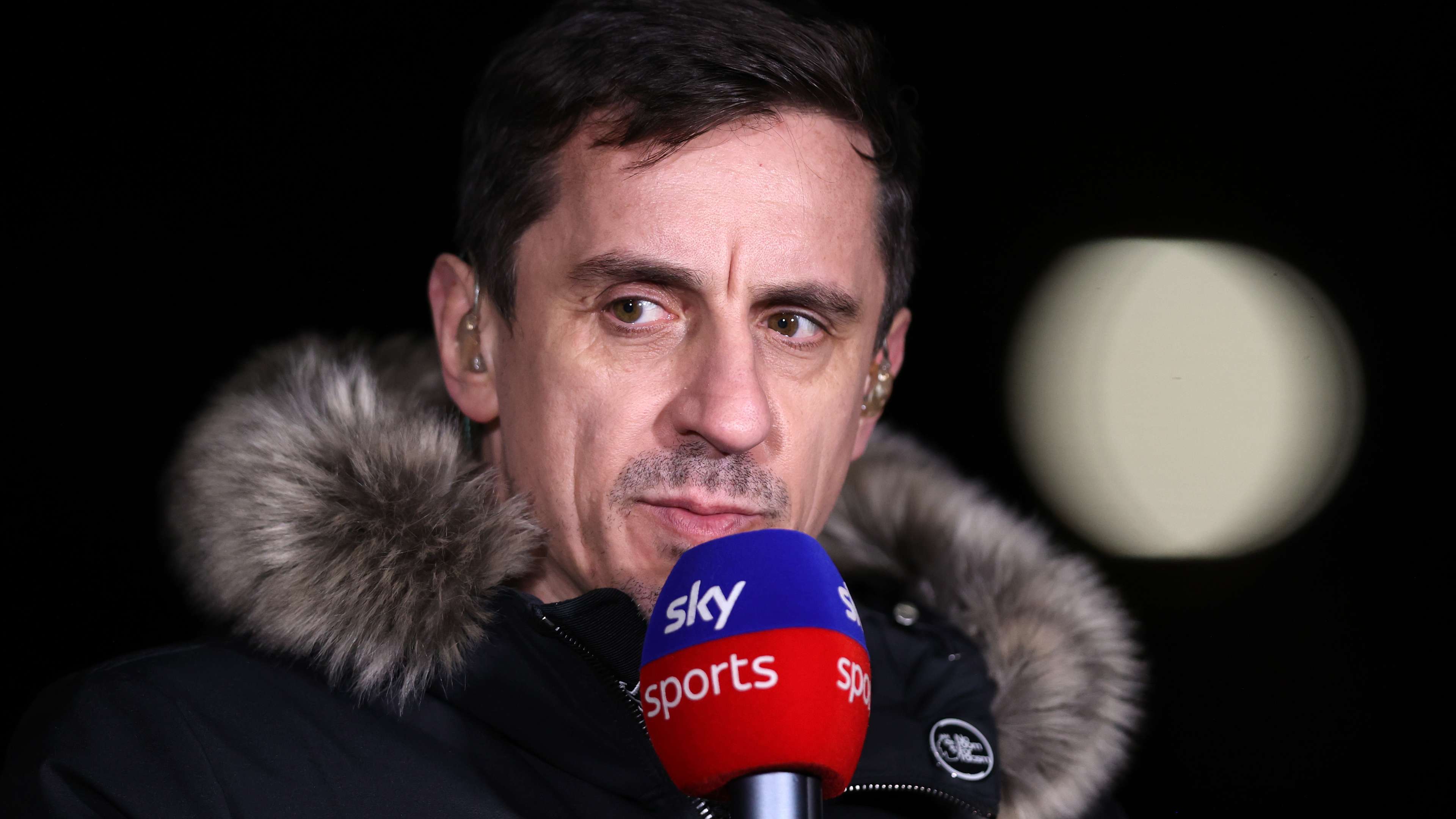 Neville names 'only team' that can stop Arsenal winning title  