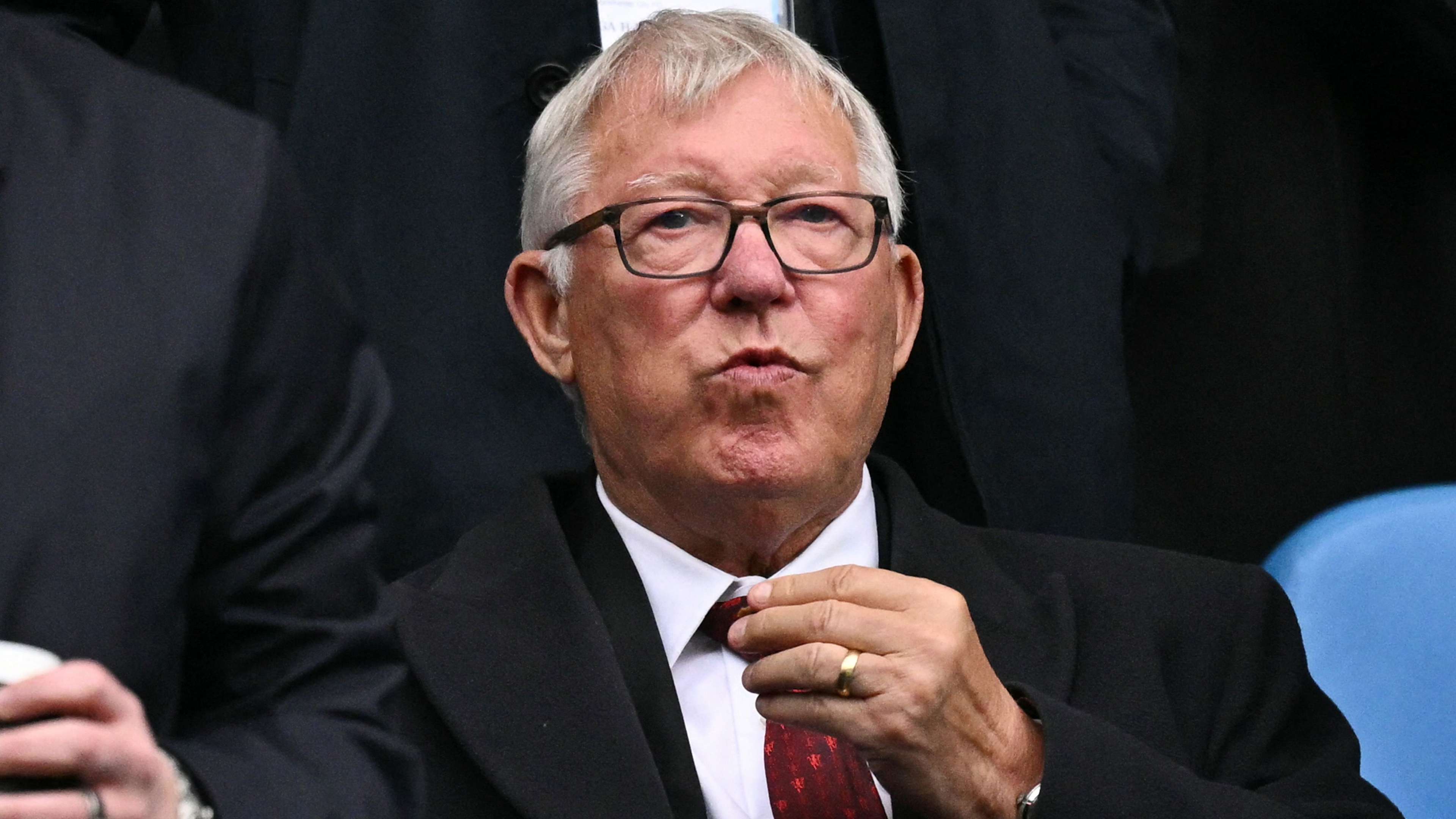Ferguson hails 'outstanding' Man Utd summer signing  