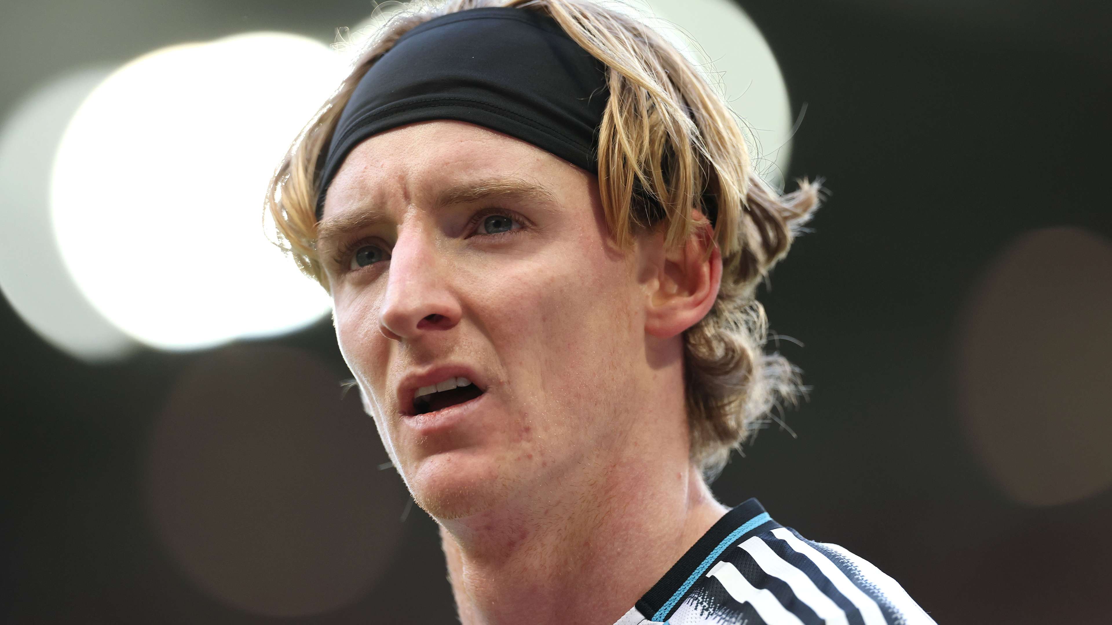 Gordon extends goal drought to 19 games as Newcastle fans fume  