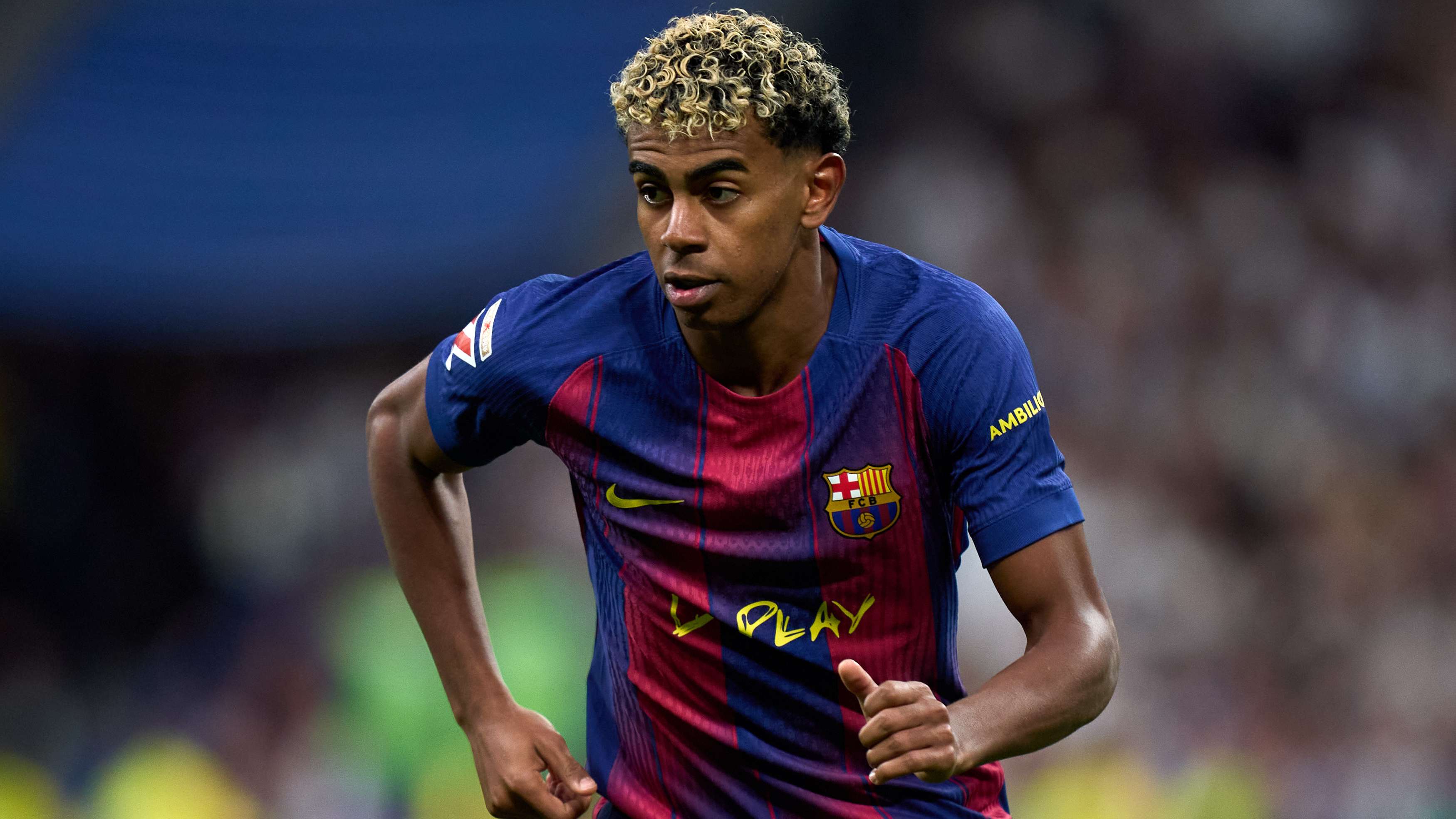 Barca teammate defends Lamine Yamal from recent criticism  