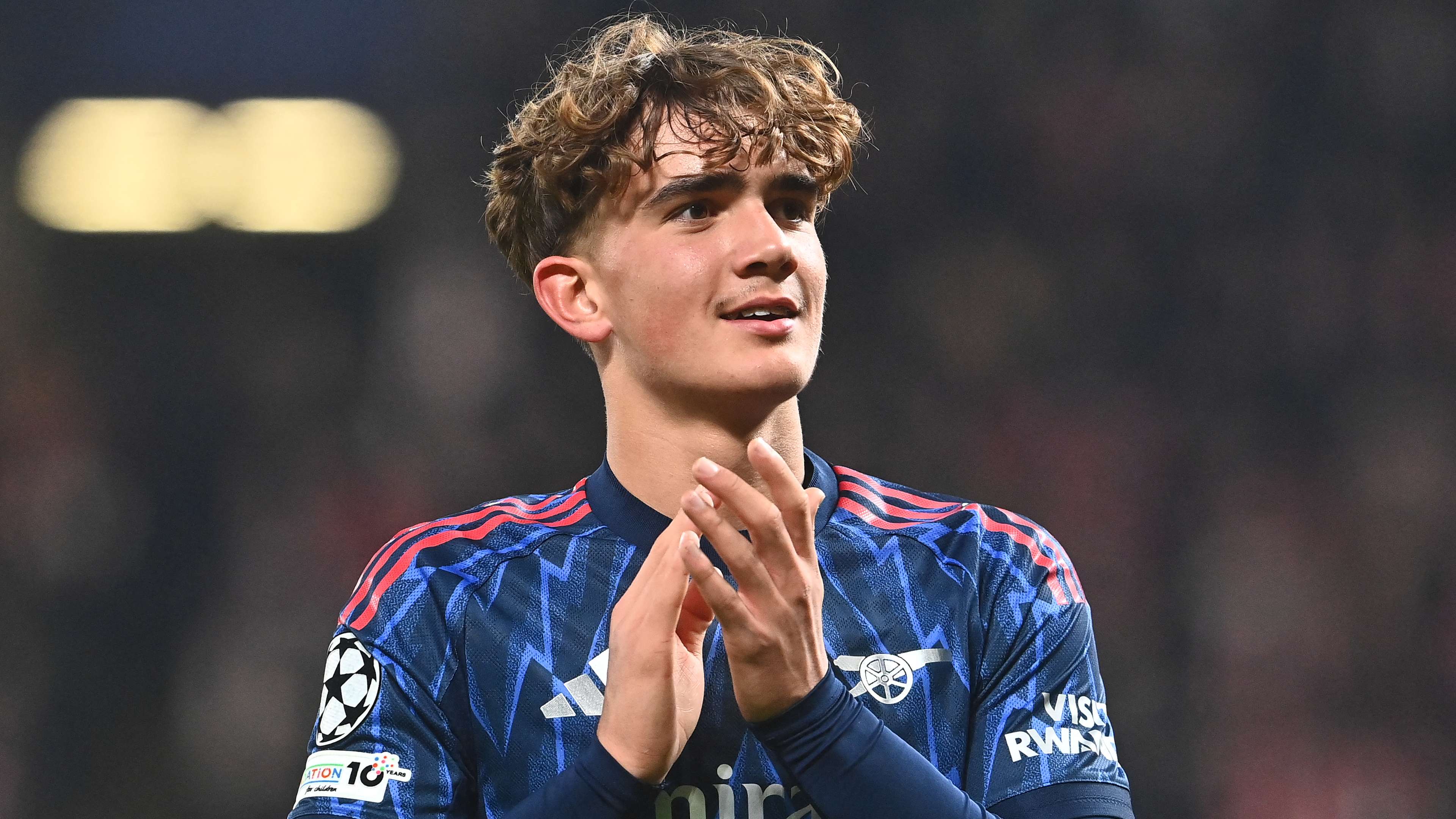 Dowman earns seal of approval from ex-Arsenal star  