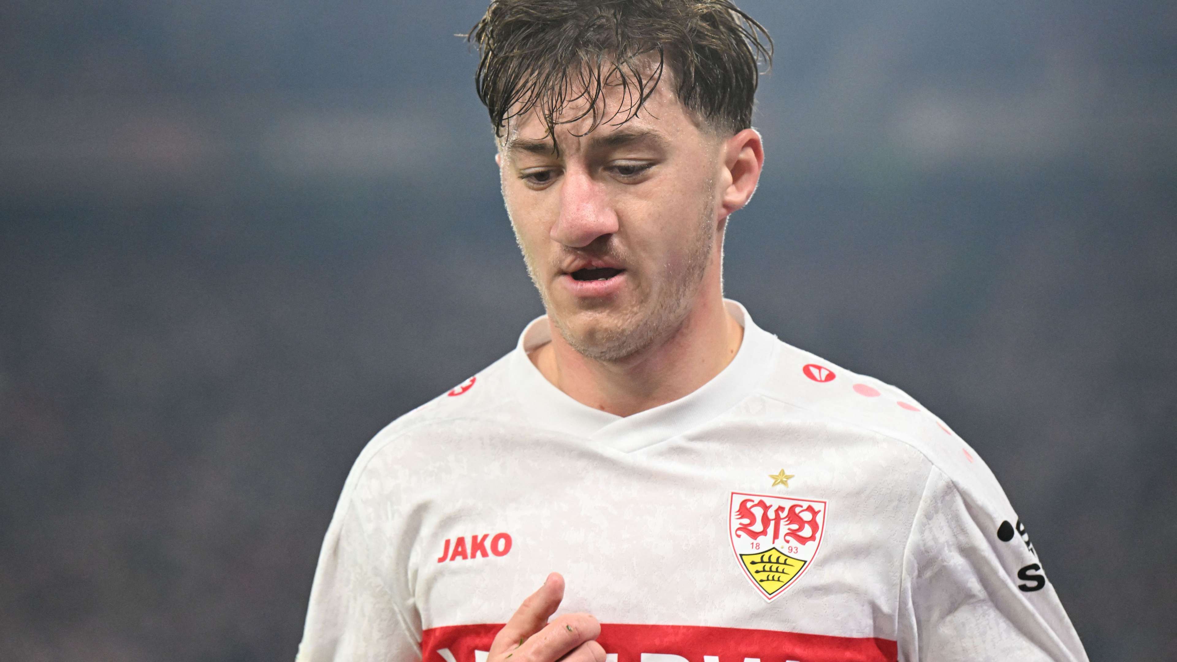 Sneijder blasts Go Ahead Eagles player for mocking Stiller's nose  