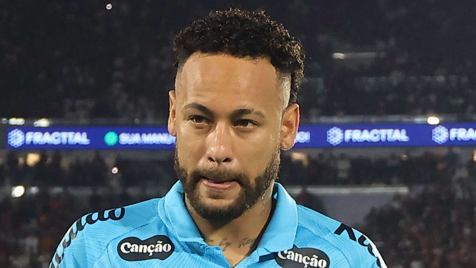 Santos ace Neymar defies doctors by training despite injury  