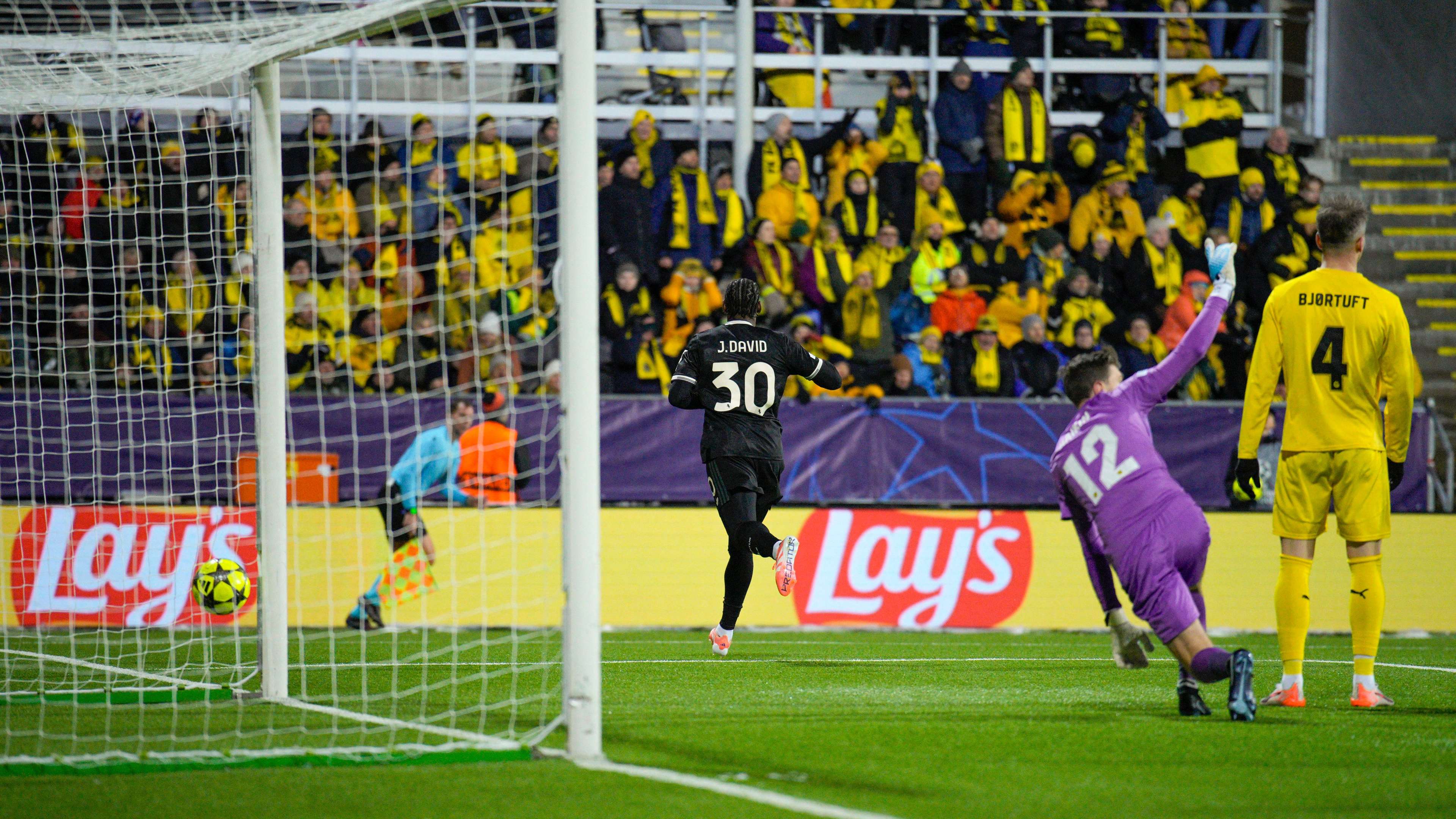 WATCH: David scores stoppage-time winner for Juventus  