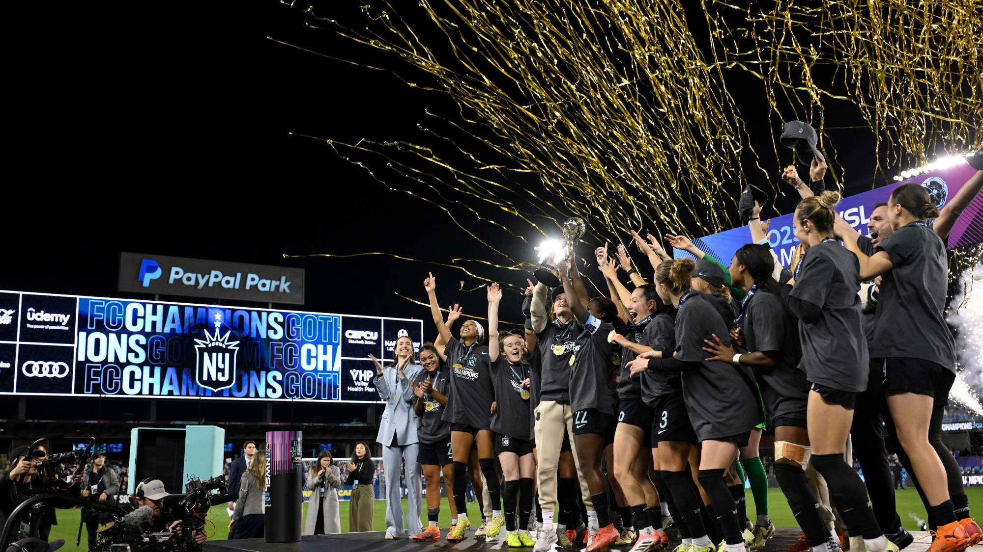 Lavelle's late-winner delivers Gotham FC NWSL title over Spirit  