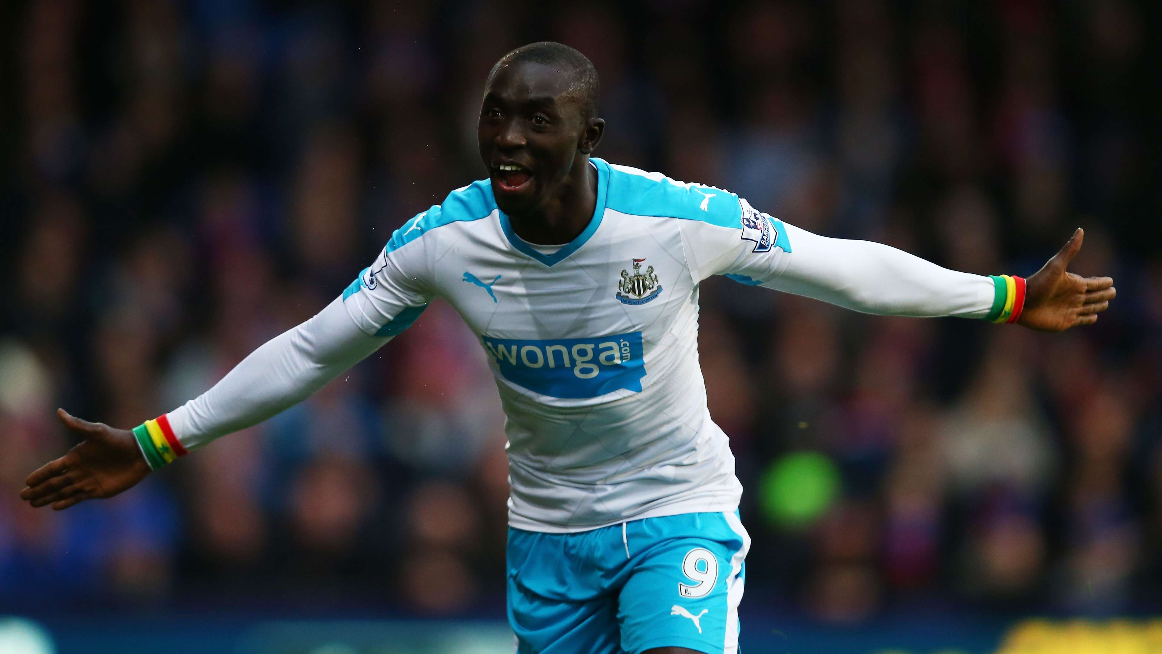 Premier League cult hero endures horror show but then scores six  