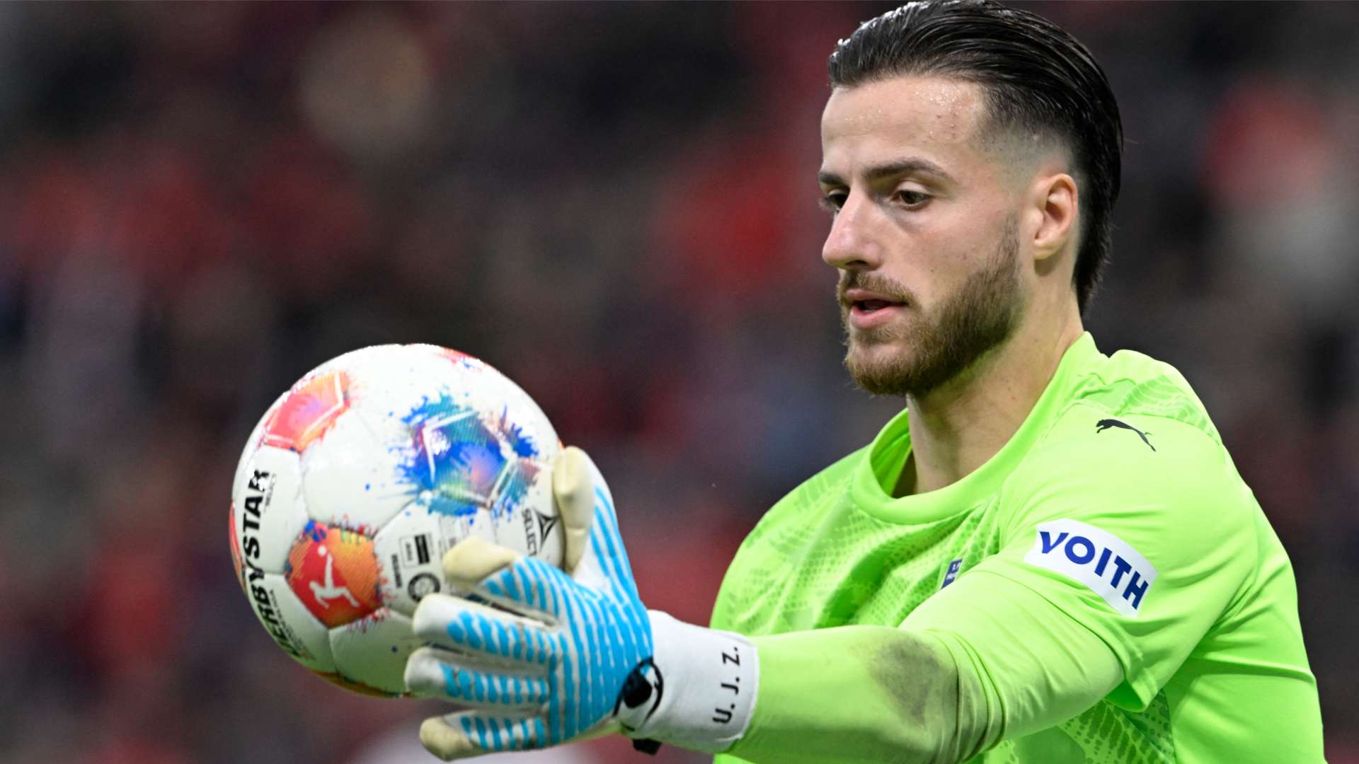 Arsenal step up interest in Borussia Dortmund goalkeeper  