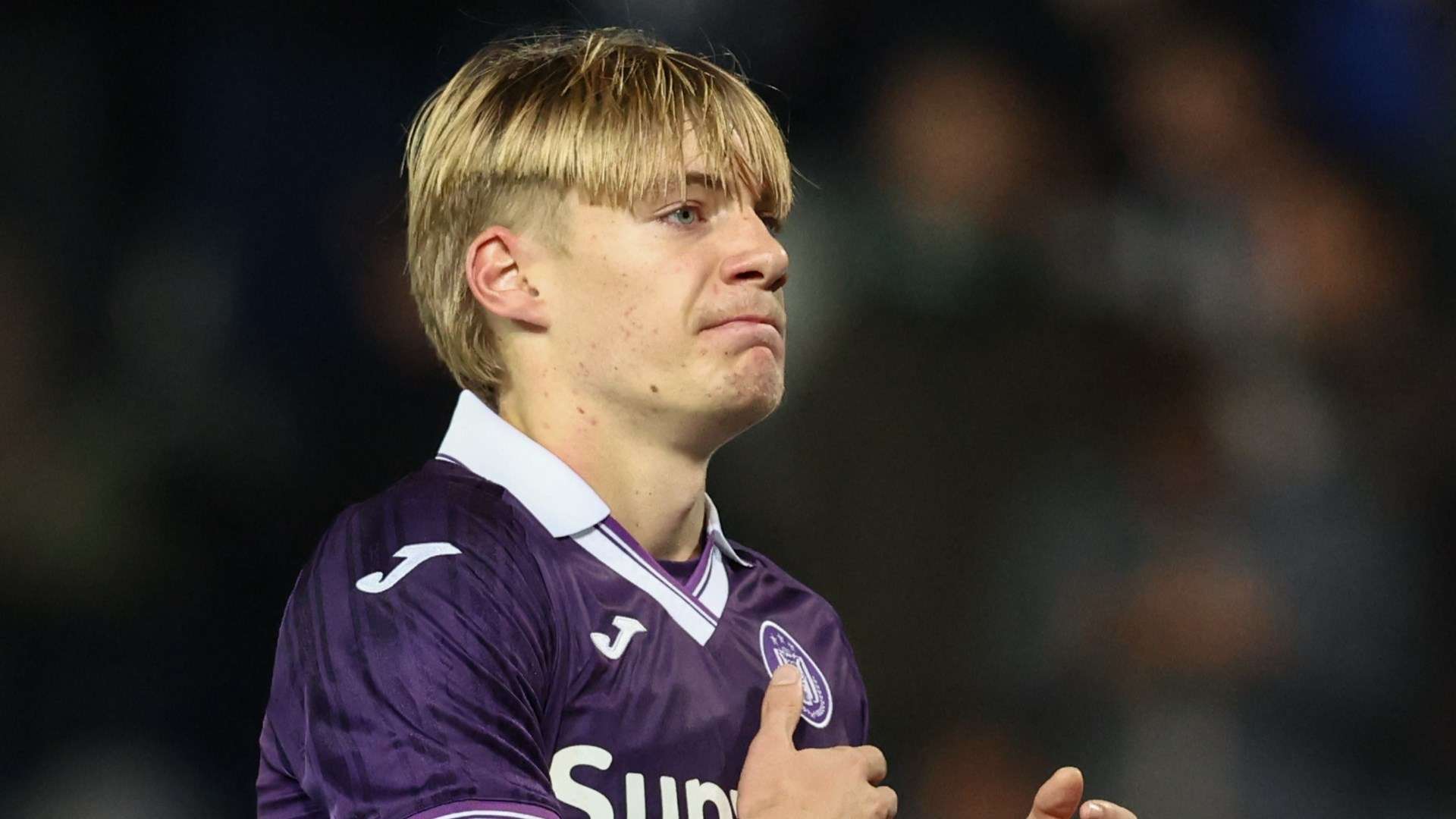 De Cat reveals stance on January exit amid Spurs interest  