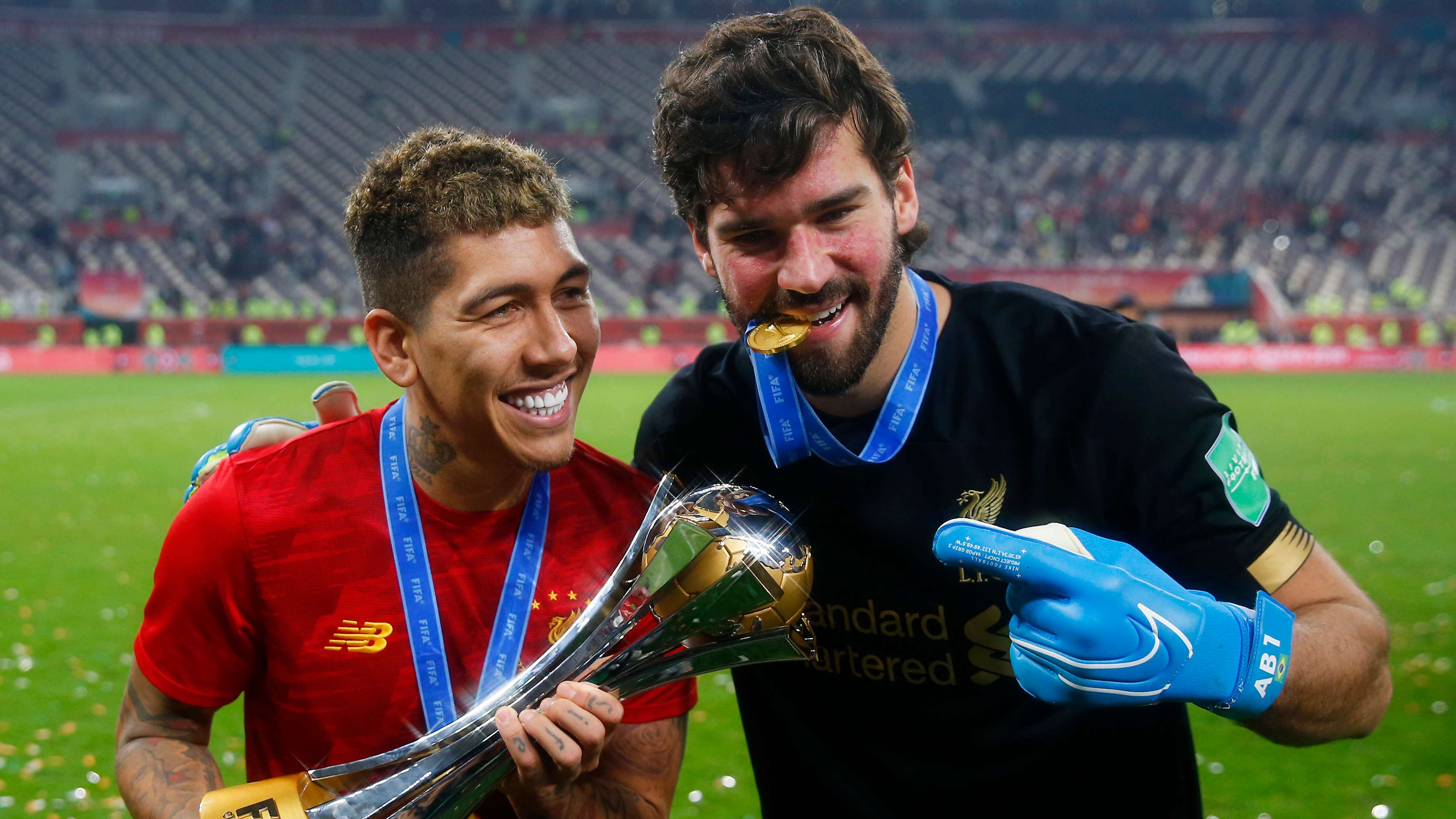 📽️ | Firmino embraces Liverpool lookalikes in hilarious meeting  
