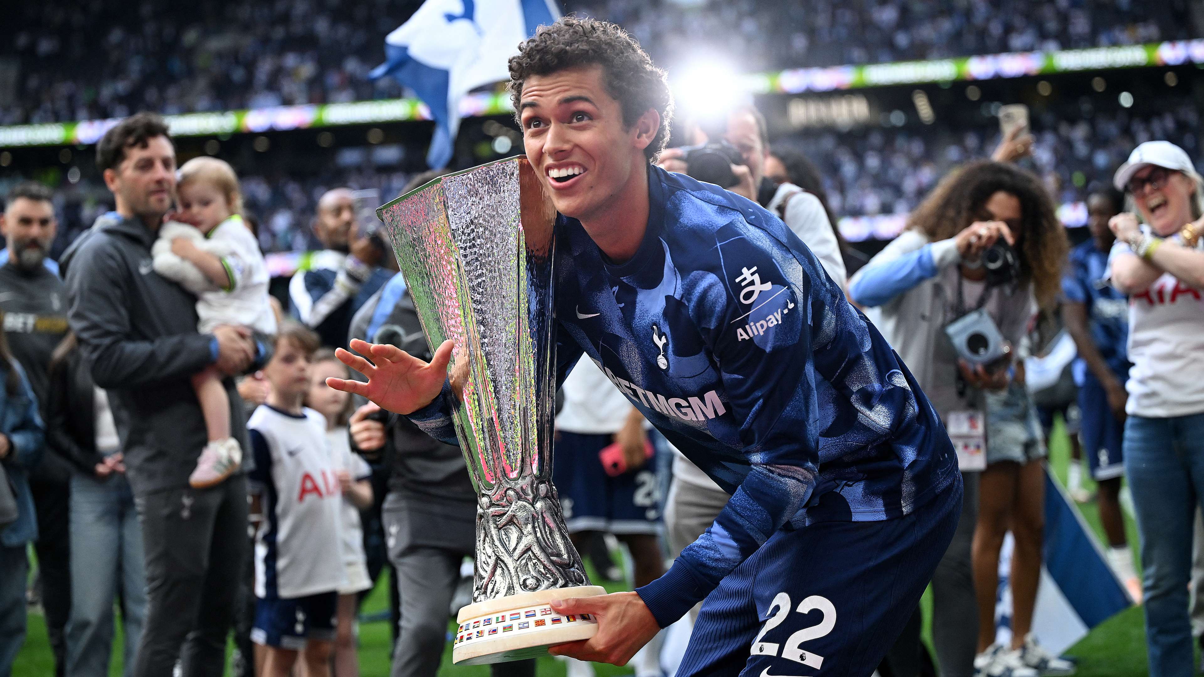 Crystal Palace eye ambitious January move for Spurs' Johnson  