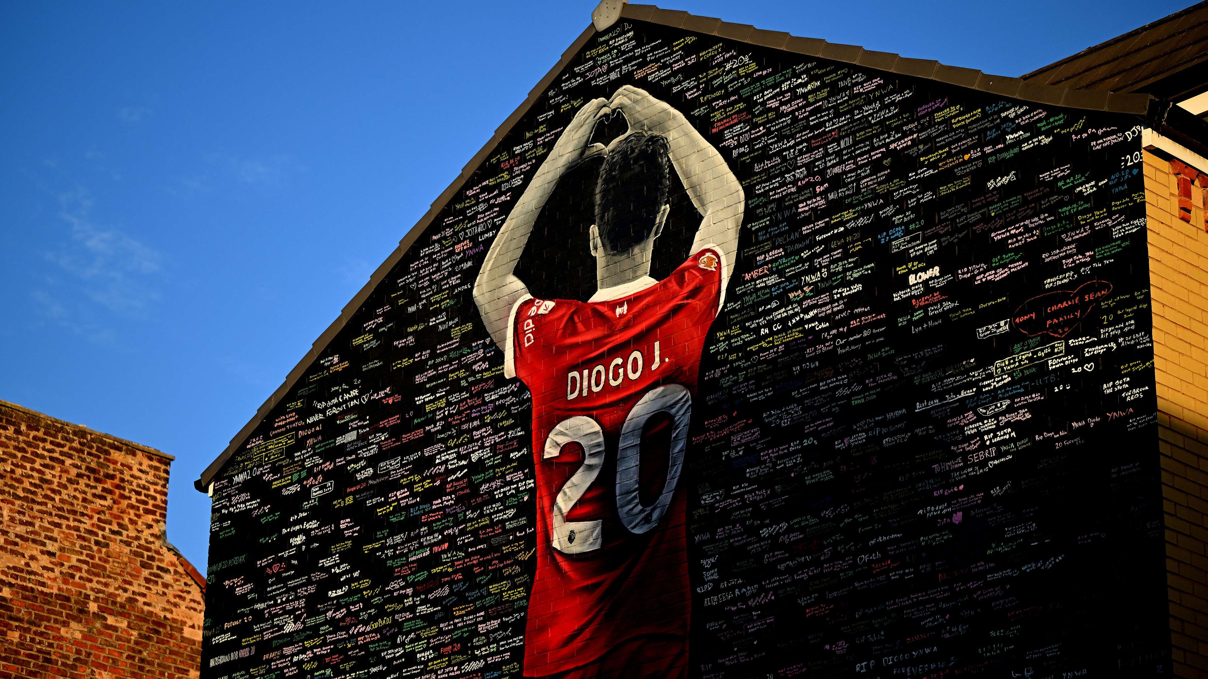 Slot pays tribute to Diogo Jota ahead of Liverpool vs Wolves  