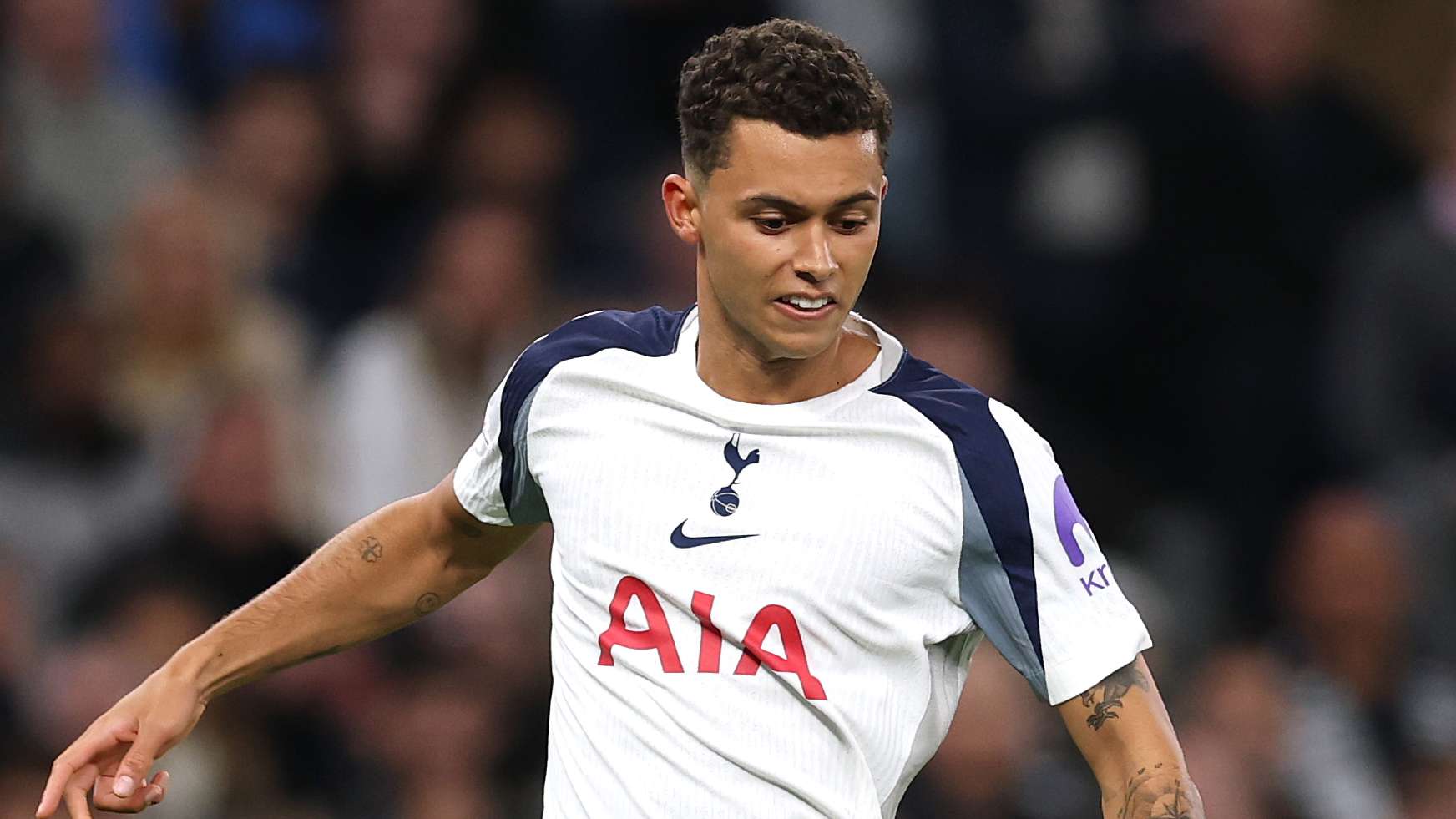 Villa ready to go head-to-head with Palace to sign Spurs' Johnson  