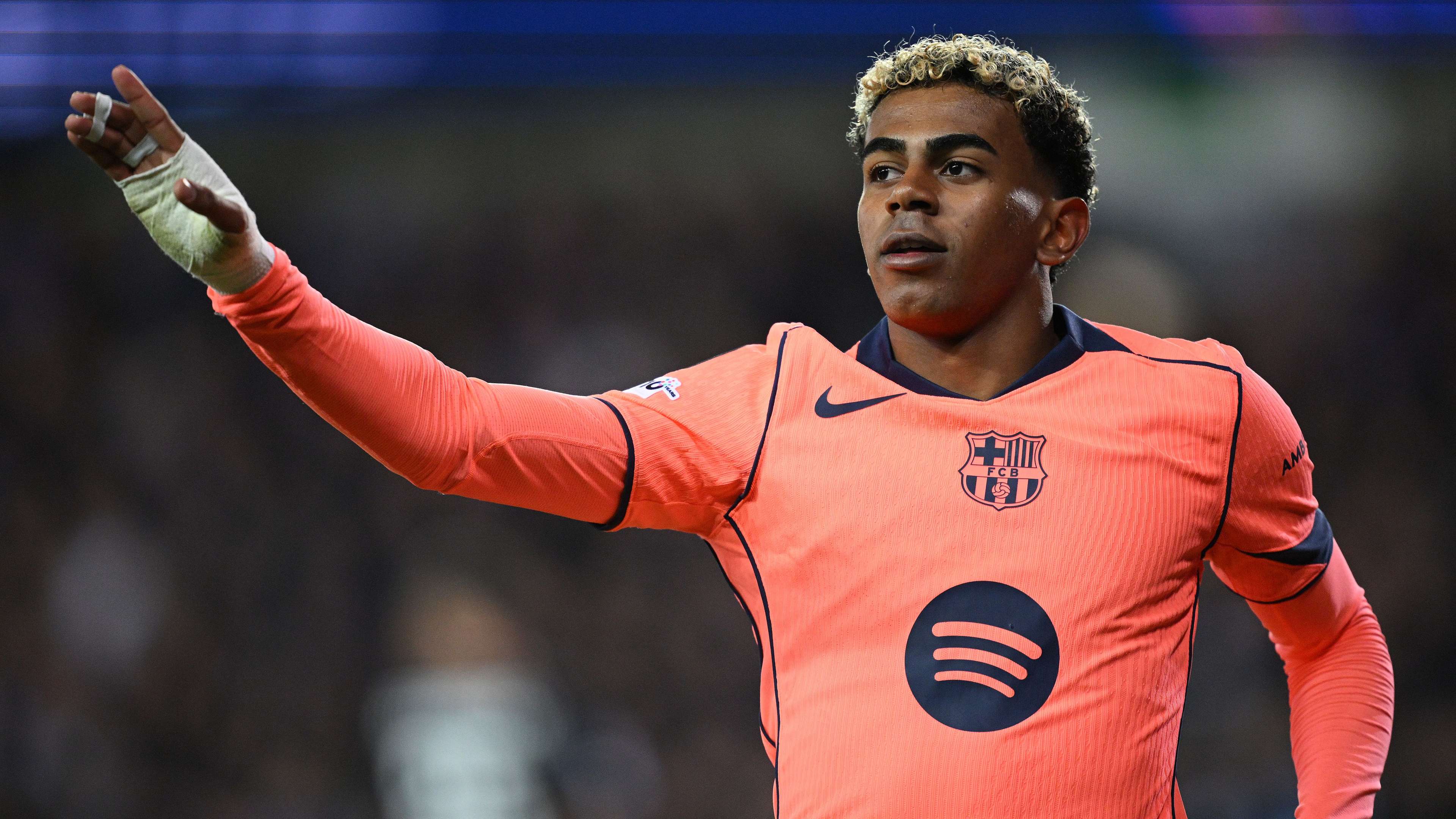 Yamal hits the beach as Barca star enjoys Christmas break  