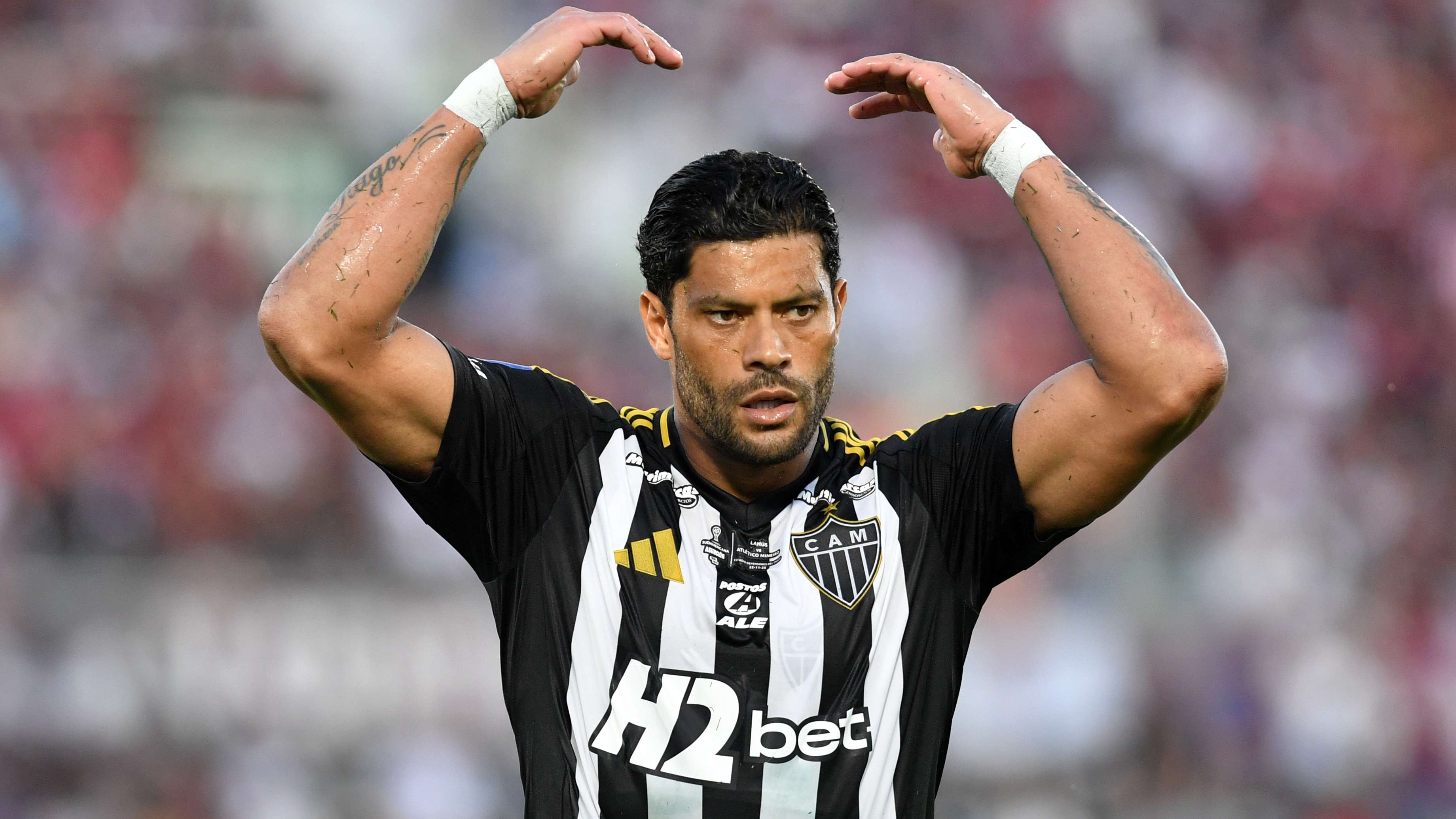 📽️ | Hulk scores Puskas contender with insane long-range free-kick  