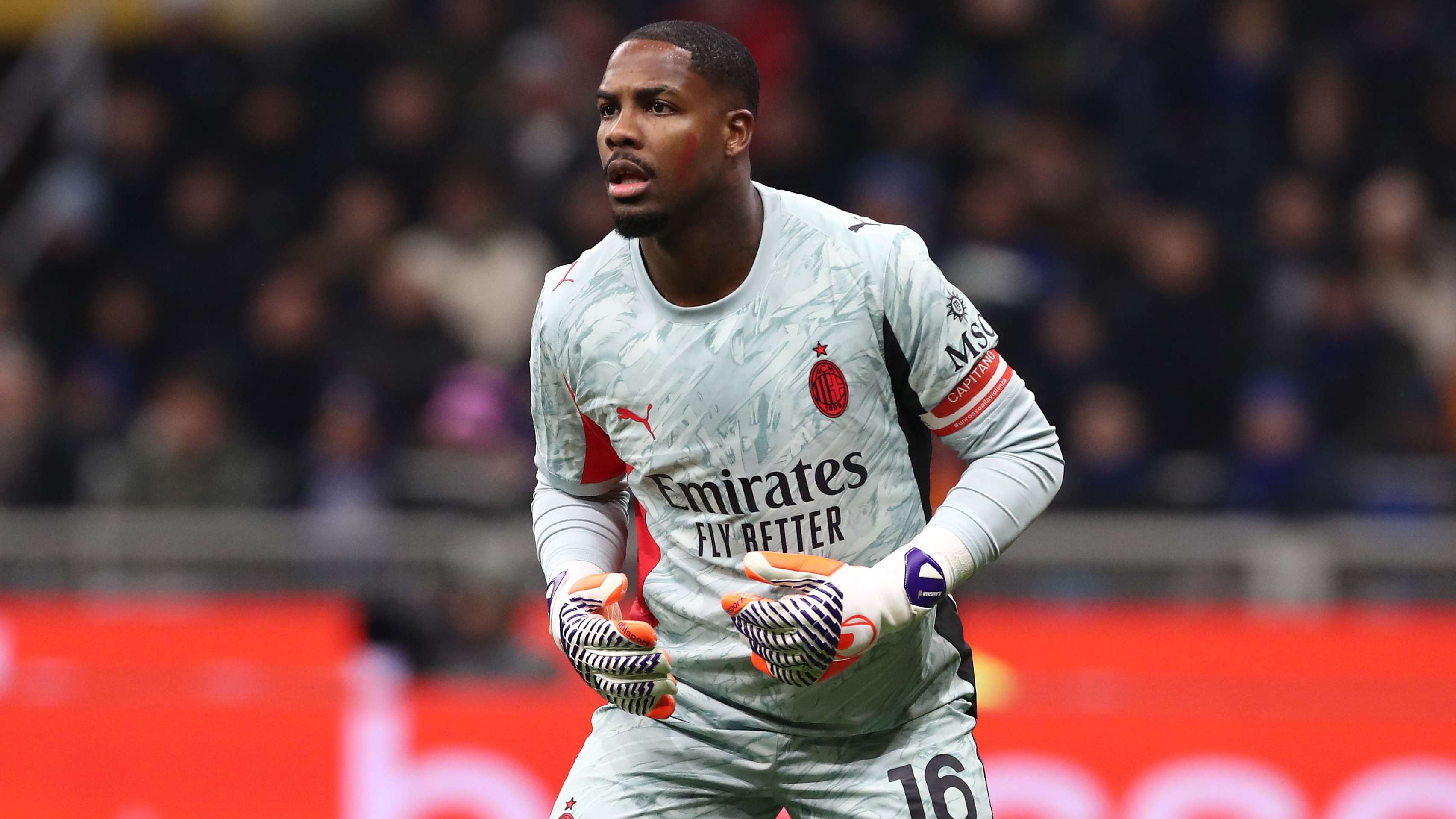 Maignan to stay? AC Milan chief promises talks with Chelsea target  