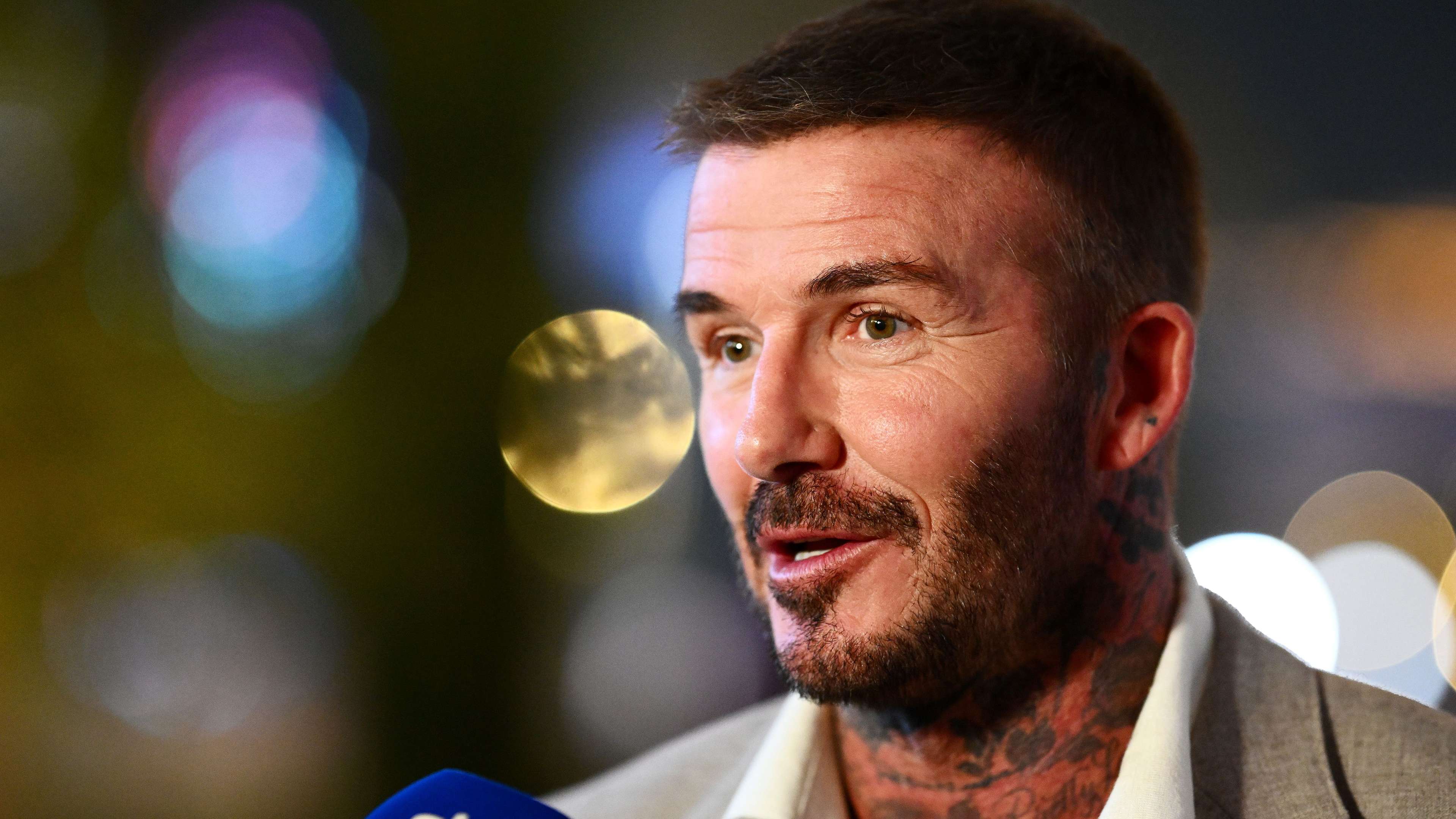 📽️ | Man Utd legend Beckham cheekily trolls Liverpool  