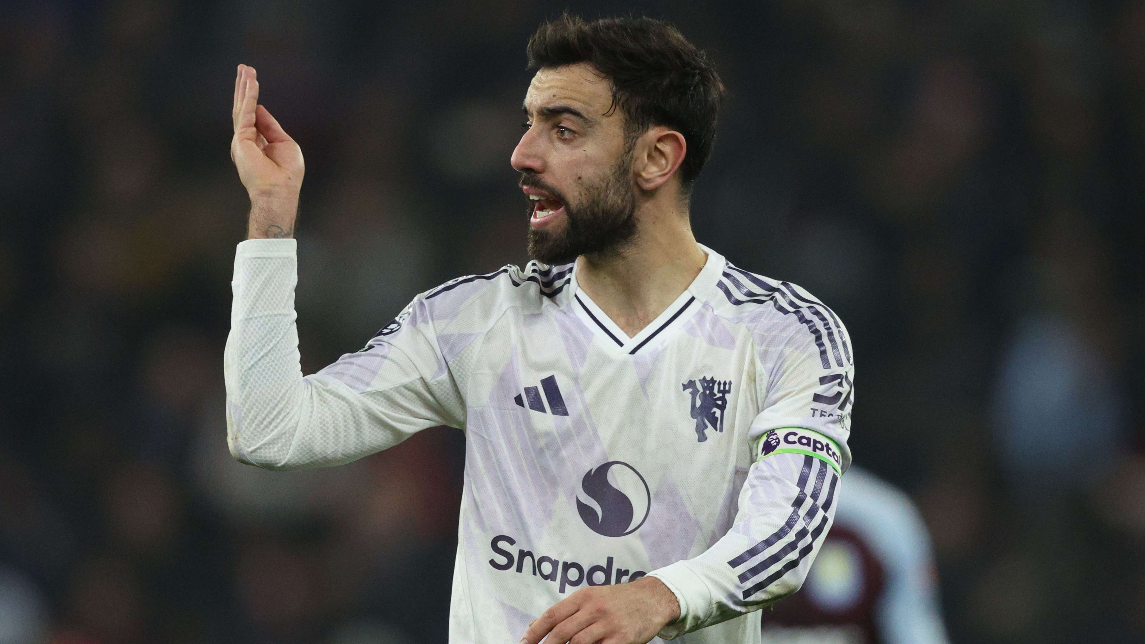 Amorim confirms extent of Fernandes injury  