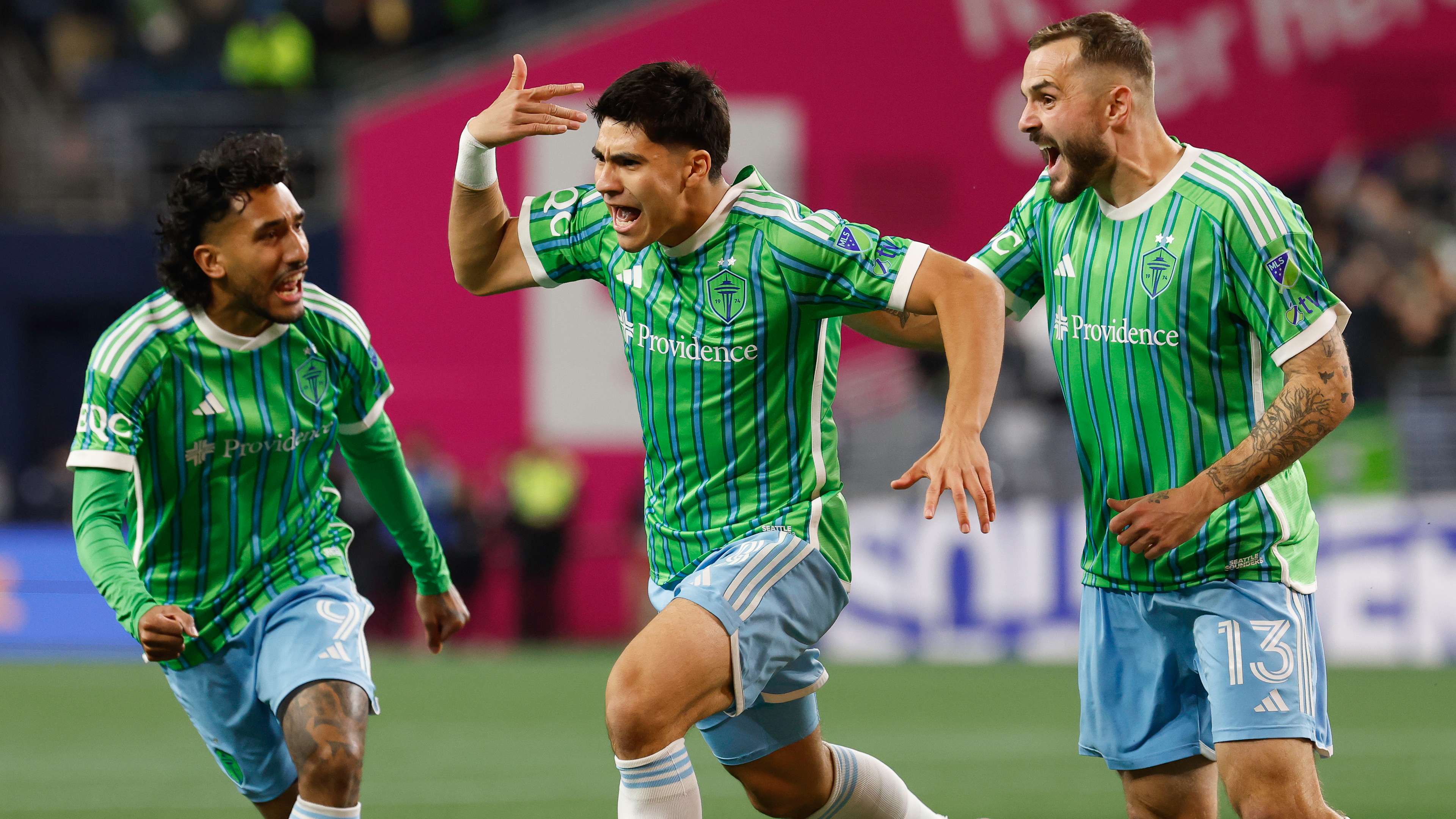 Report: Vargas close to leaving Sounders for European move  