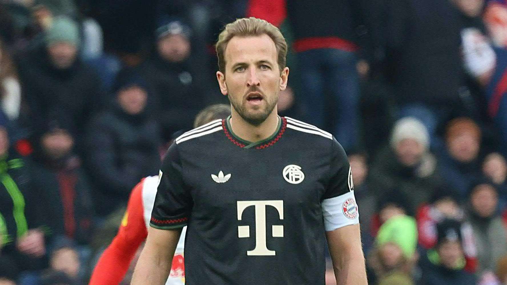 Bayern star Kane sent strong Barcelona transfer warning  