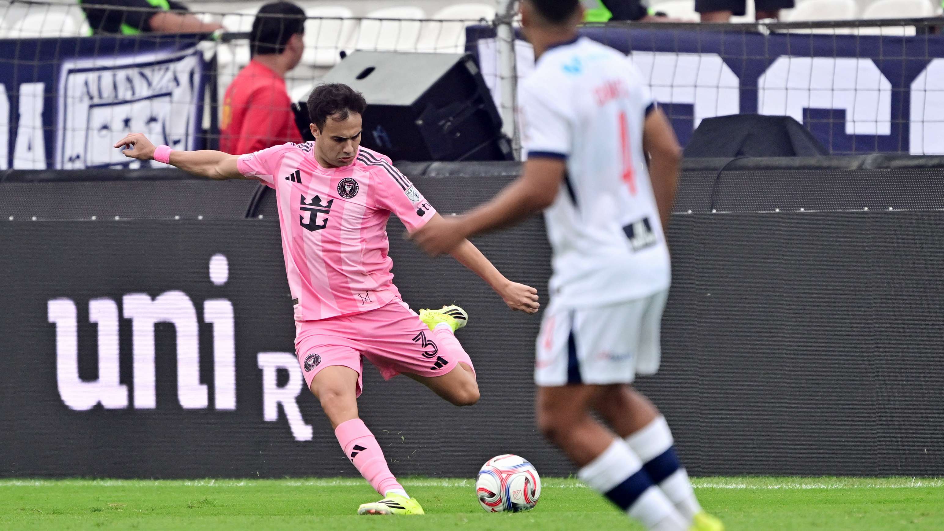 Inter Miami confirm Reguilón injury after preseason opener  