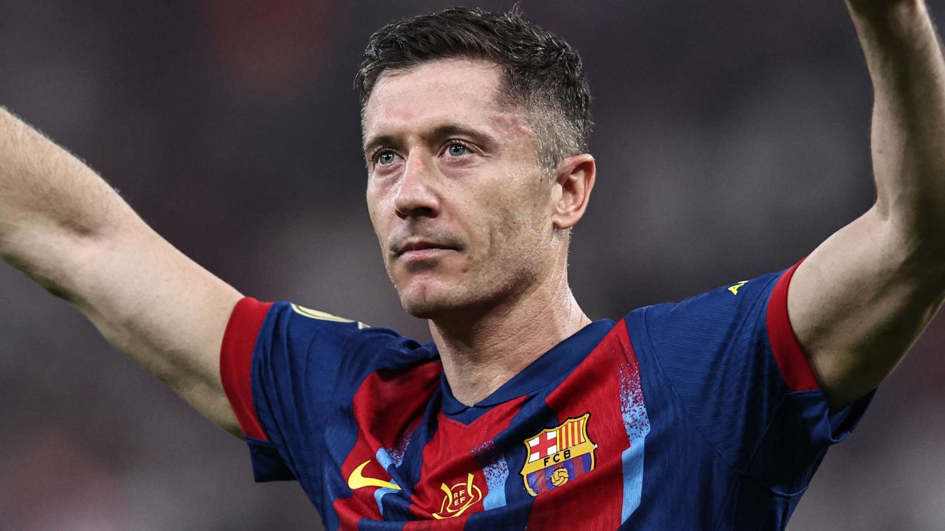 Lewandowski sets goals target to secure Barca contract extension  
