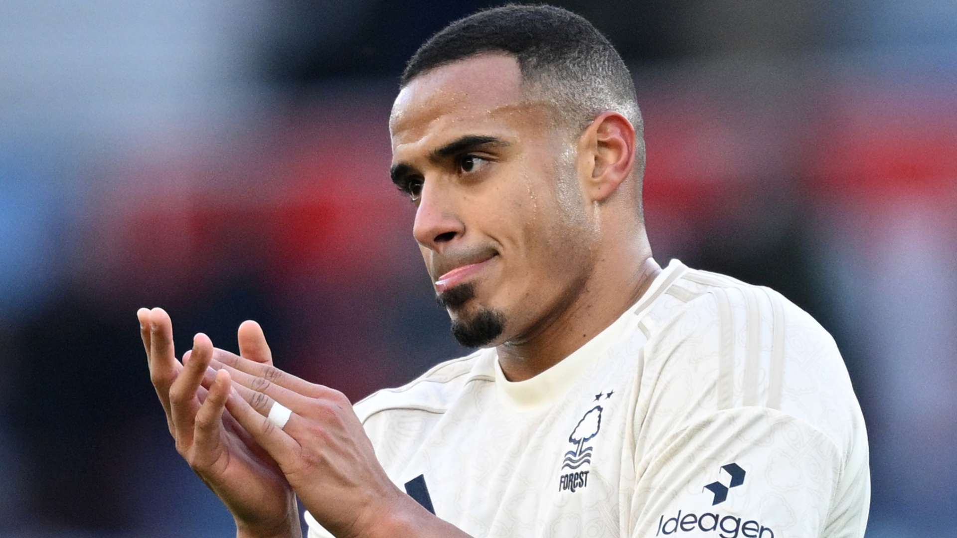 Transfers LIVE: Liverpool & Chelsea step up Murillo interest  