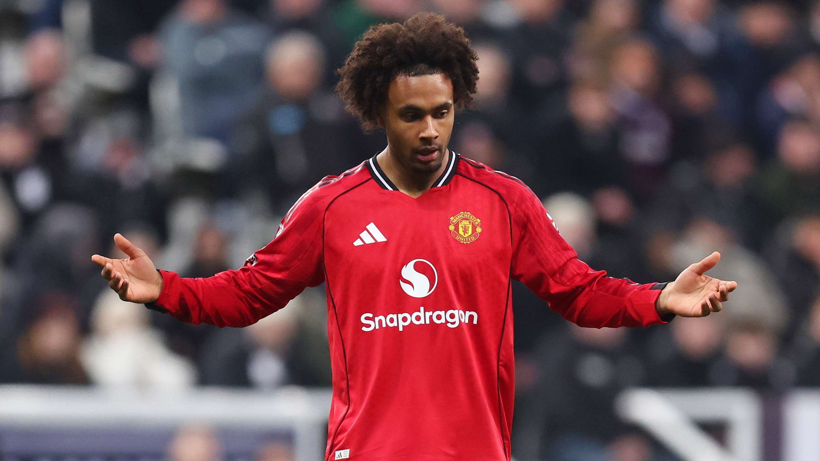 'F*cking hell!' - Zirkzee gets Old Trafford goosebumps  